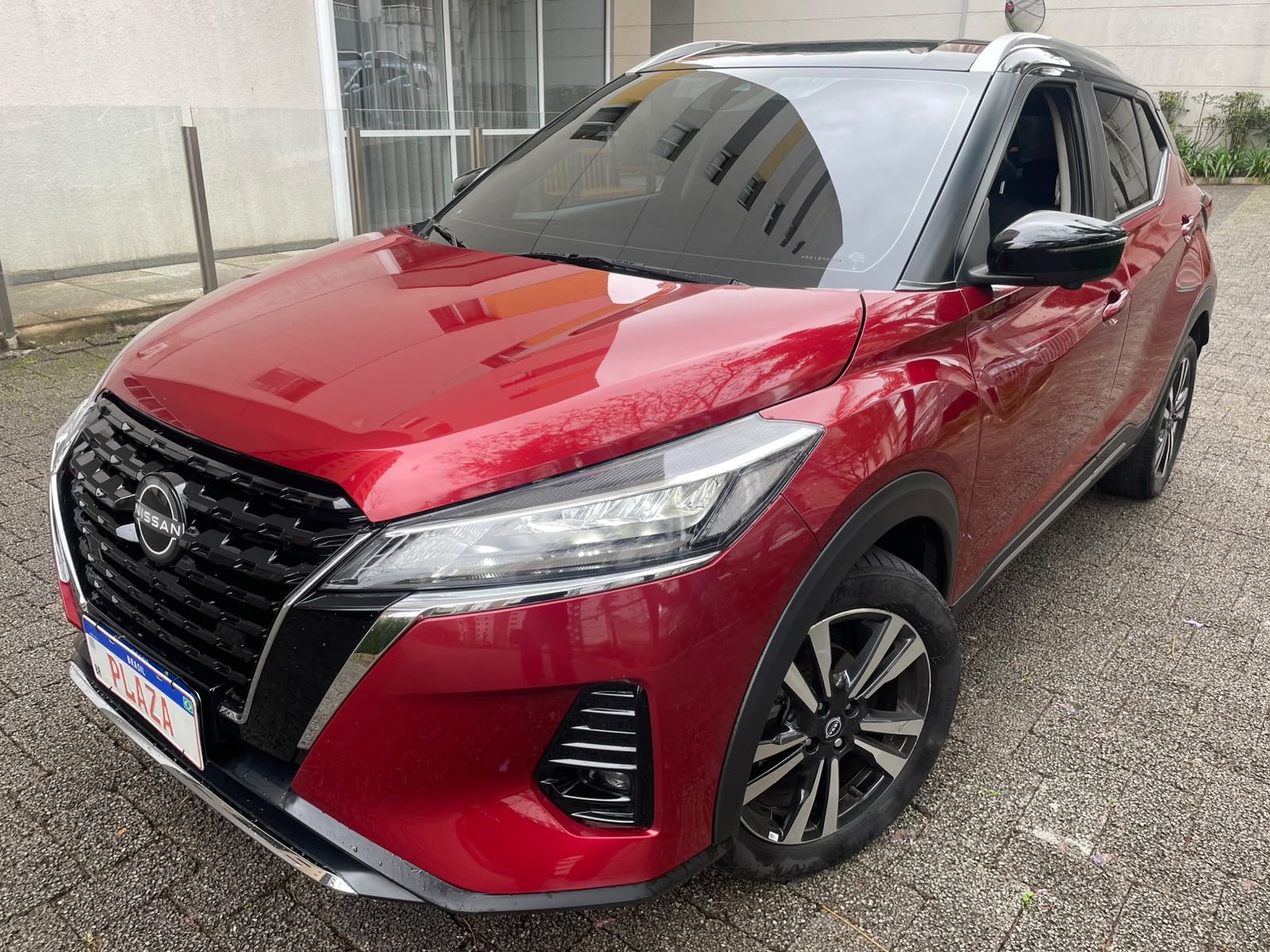 NISSAN KICKS
