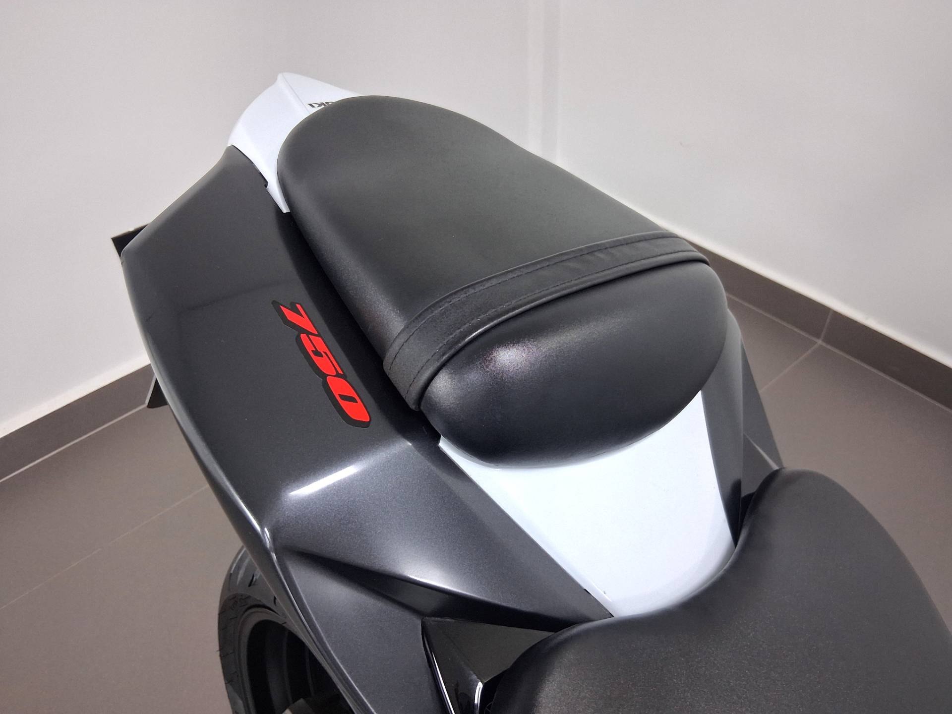 SUZUKI GSX R750 W SRAD
