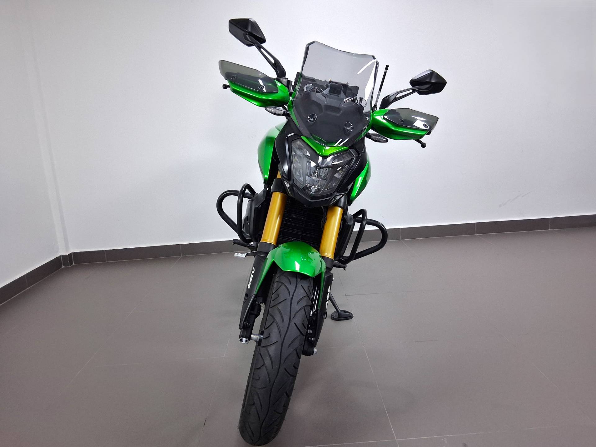BAJAJ DOMINAR 400