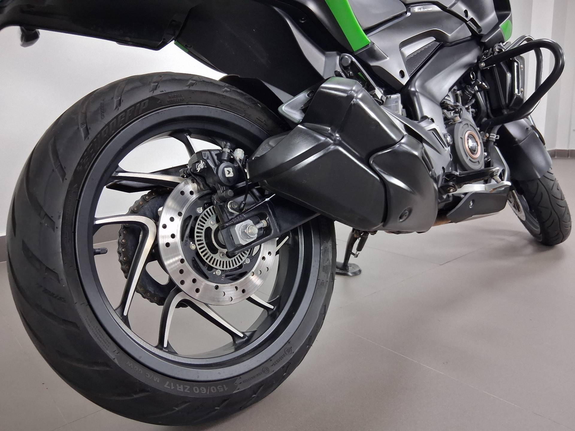 BAJAJ DOMINAR 400