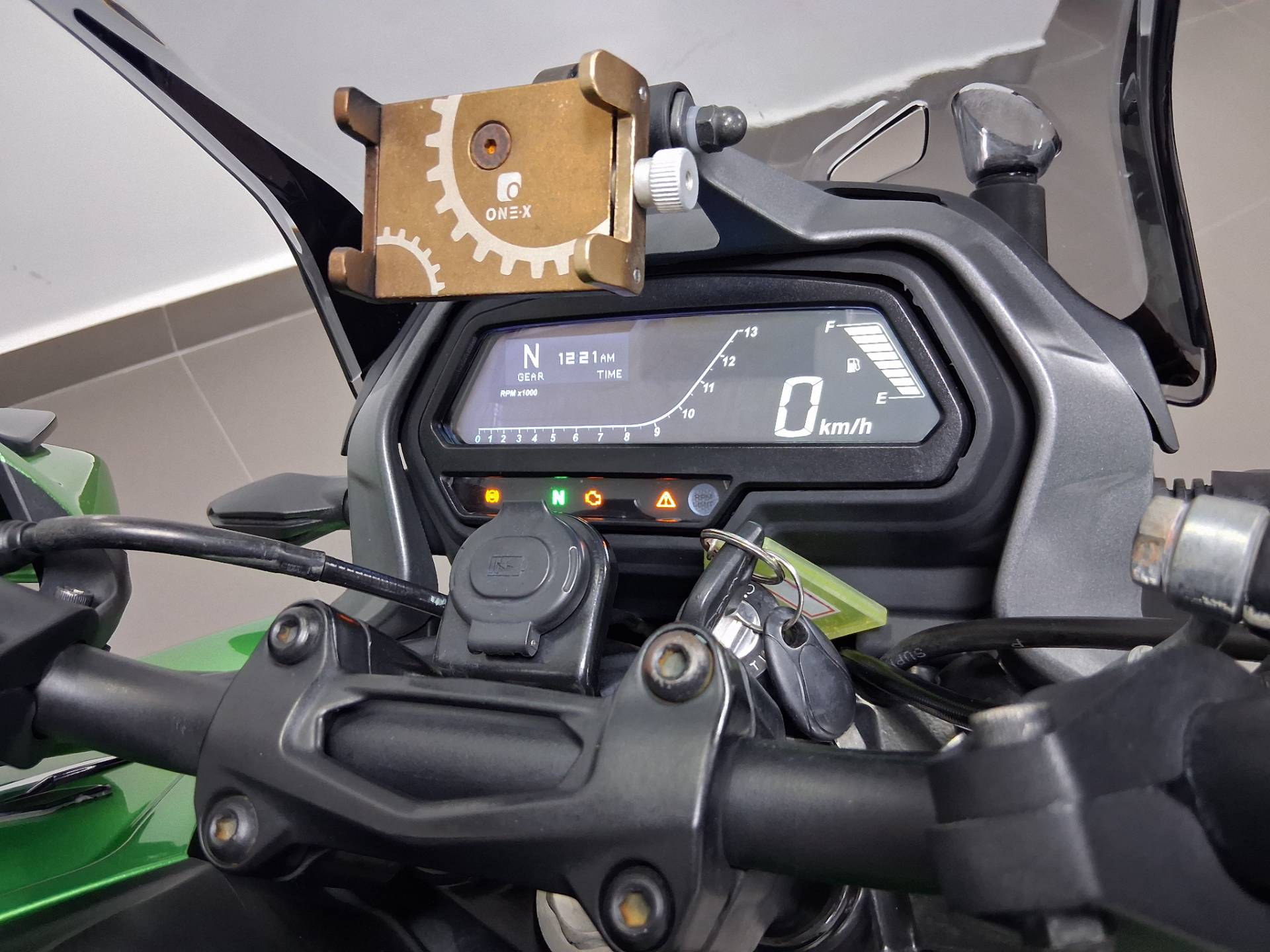 BAJAJ DOMINAR 400