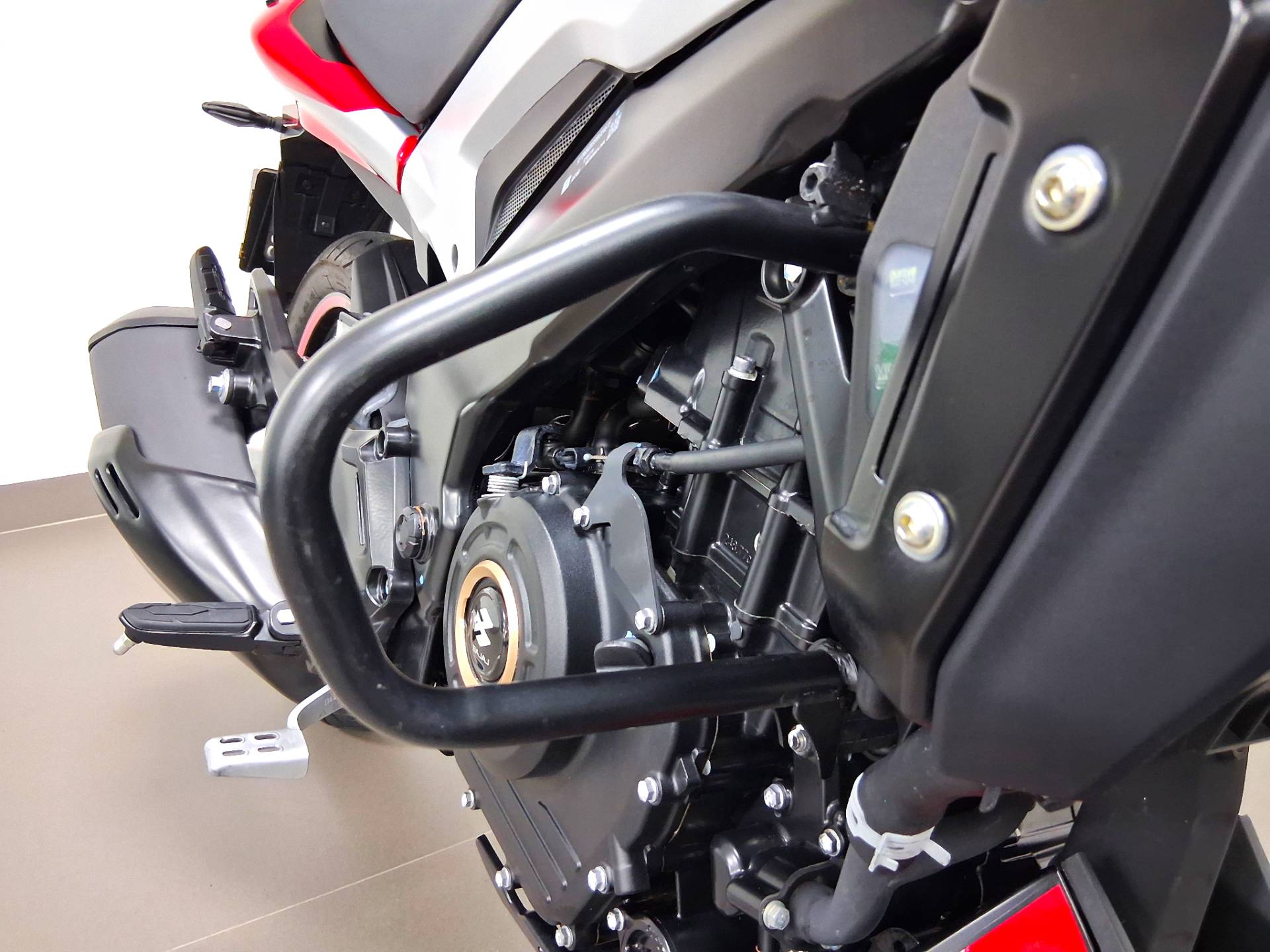 BAJAJ DOMINAR 250