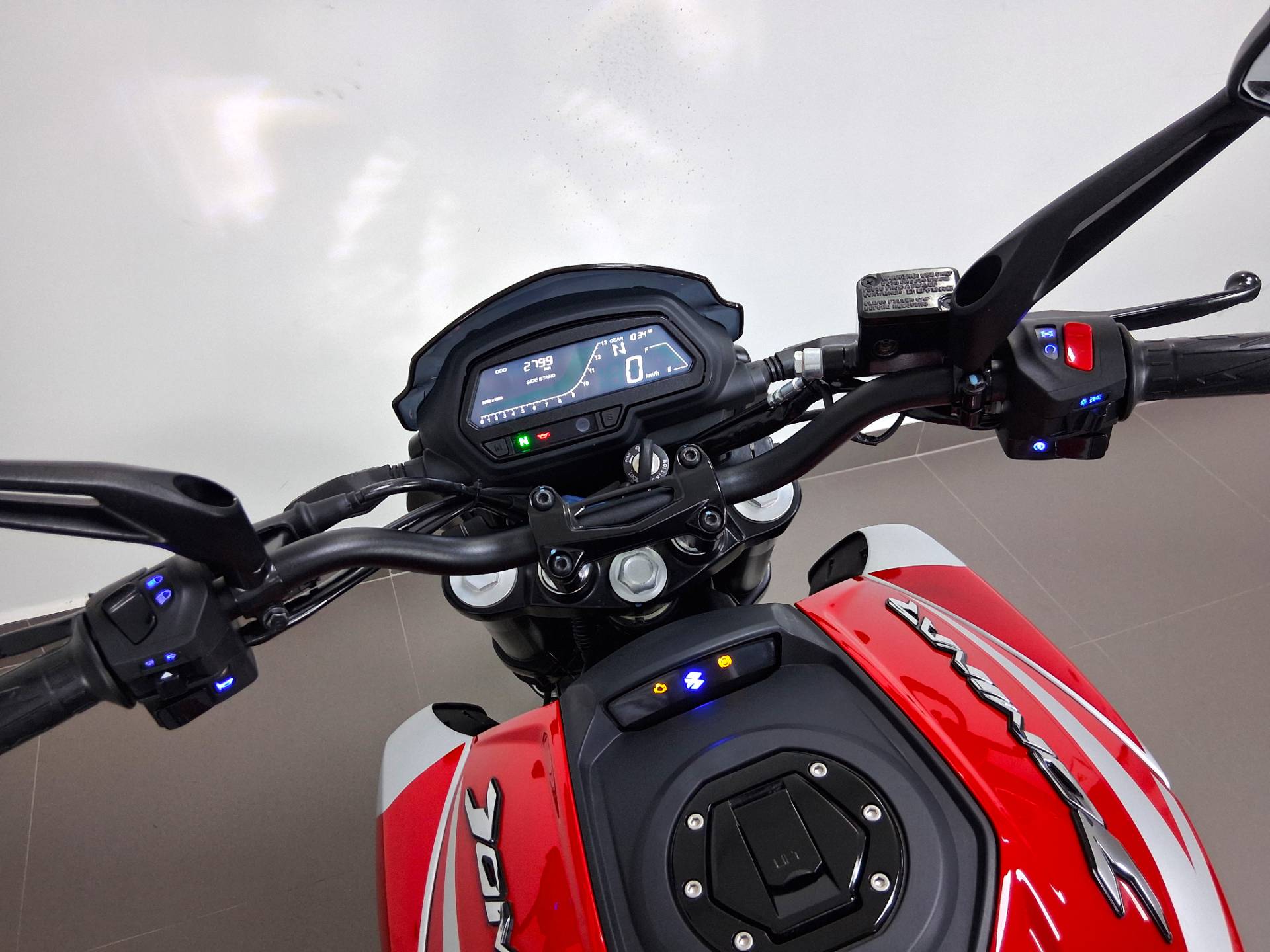 BAJAJ DOMINAR 250