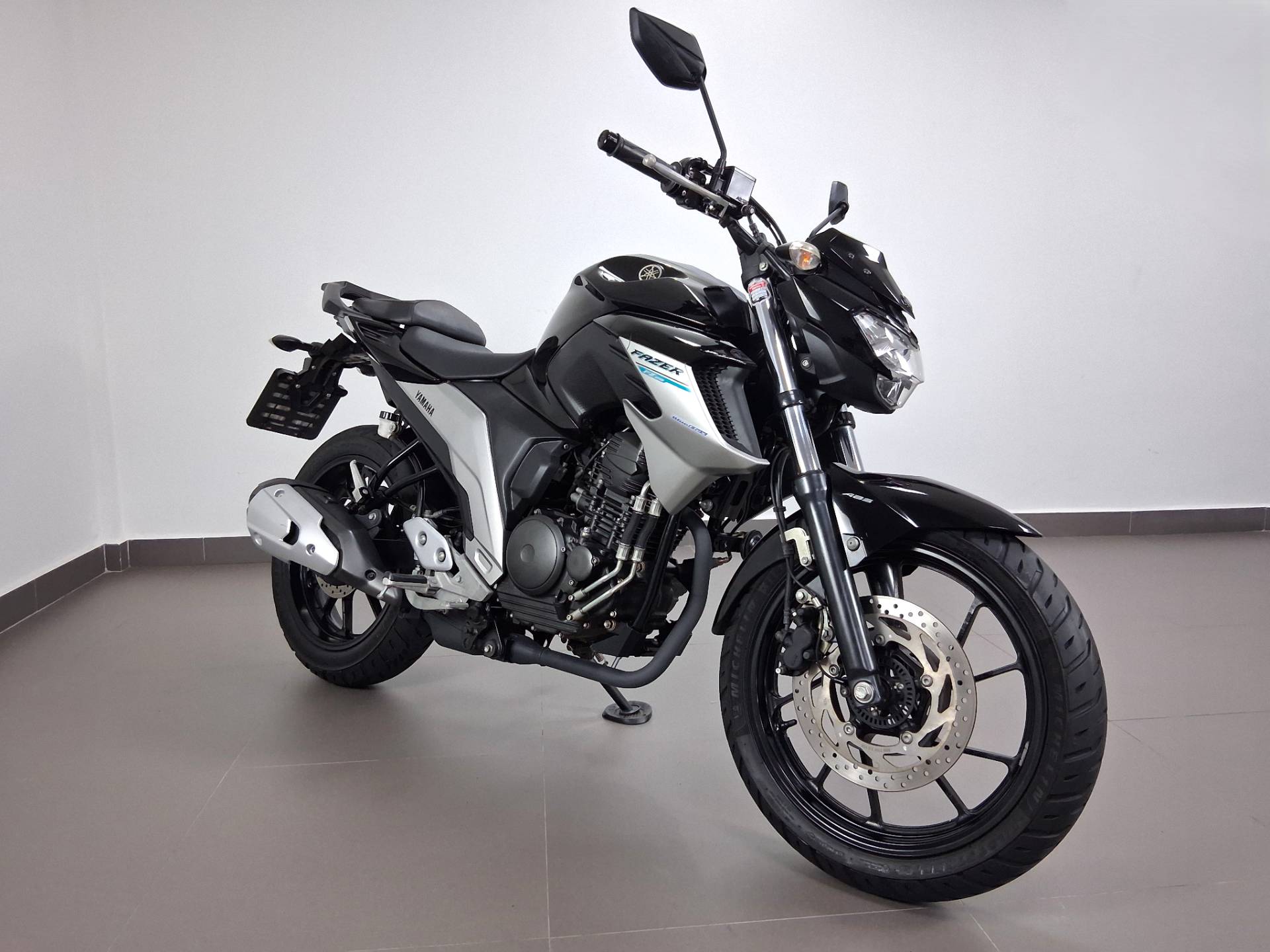 YAMAHA FZ25 FAZER ABS