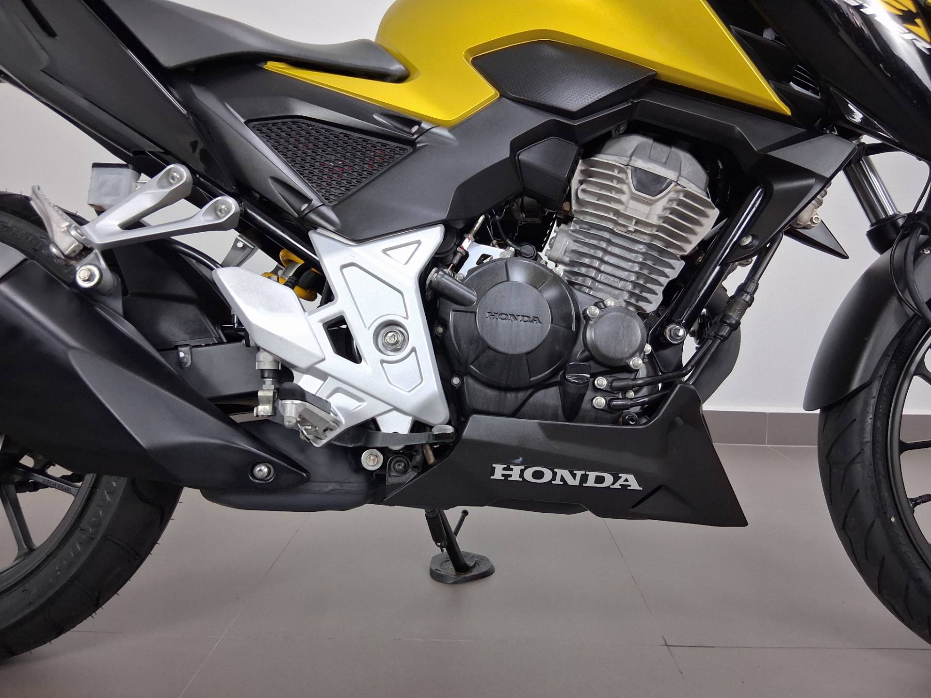 HONDA CB 300F TWISTER CBS
