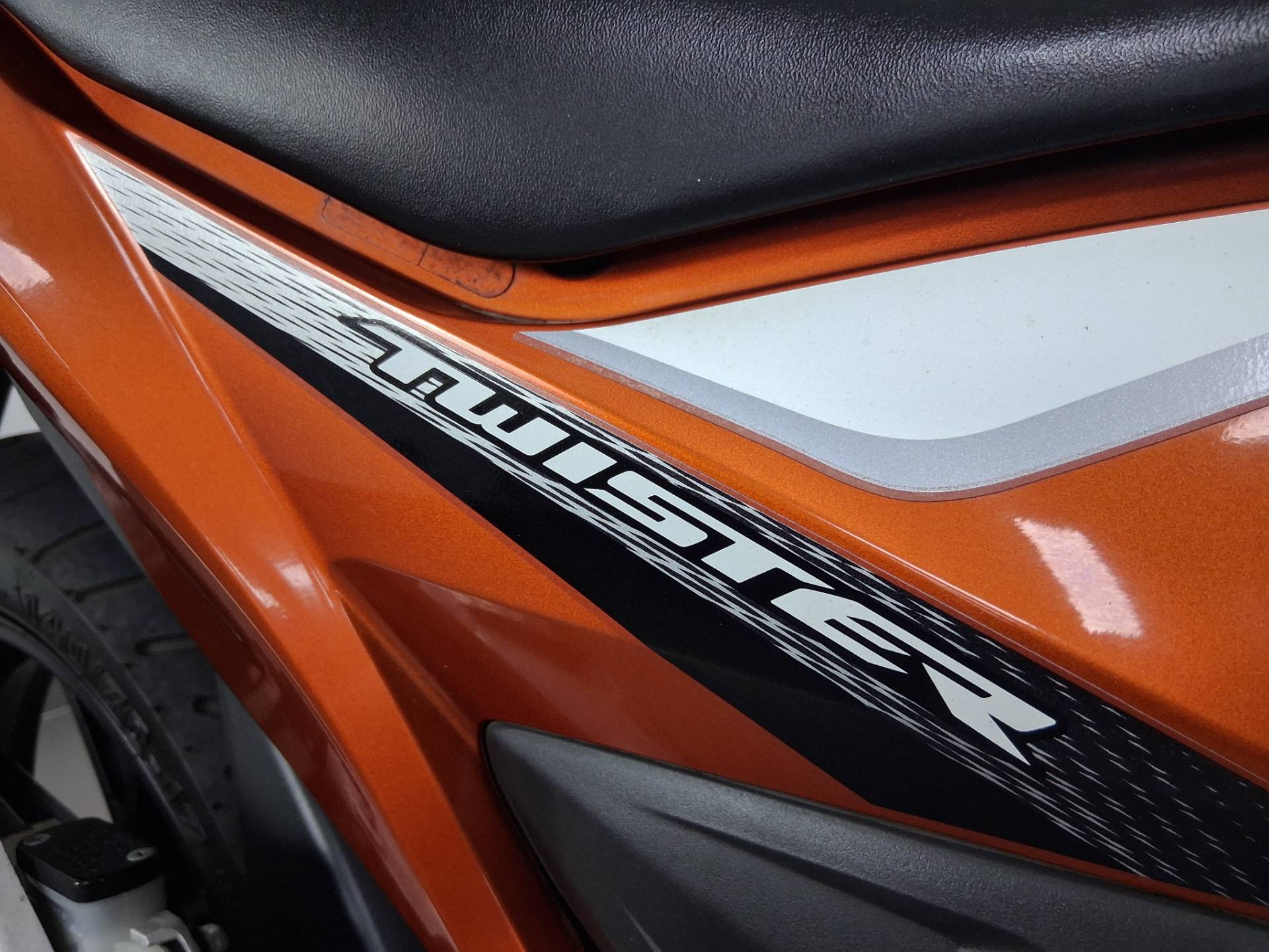 HONDA CB TWISTER