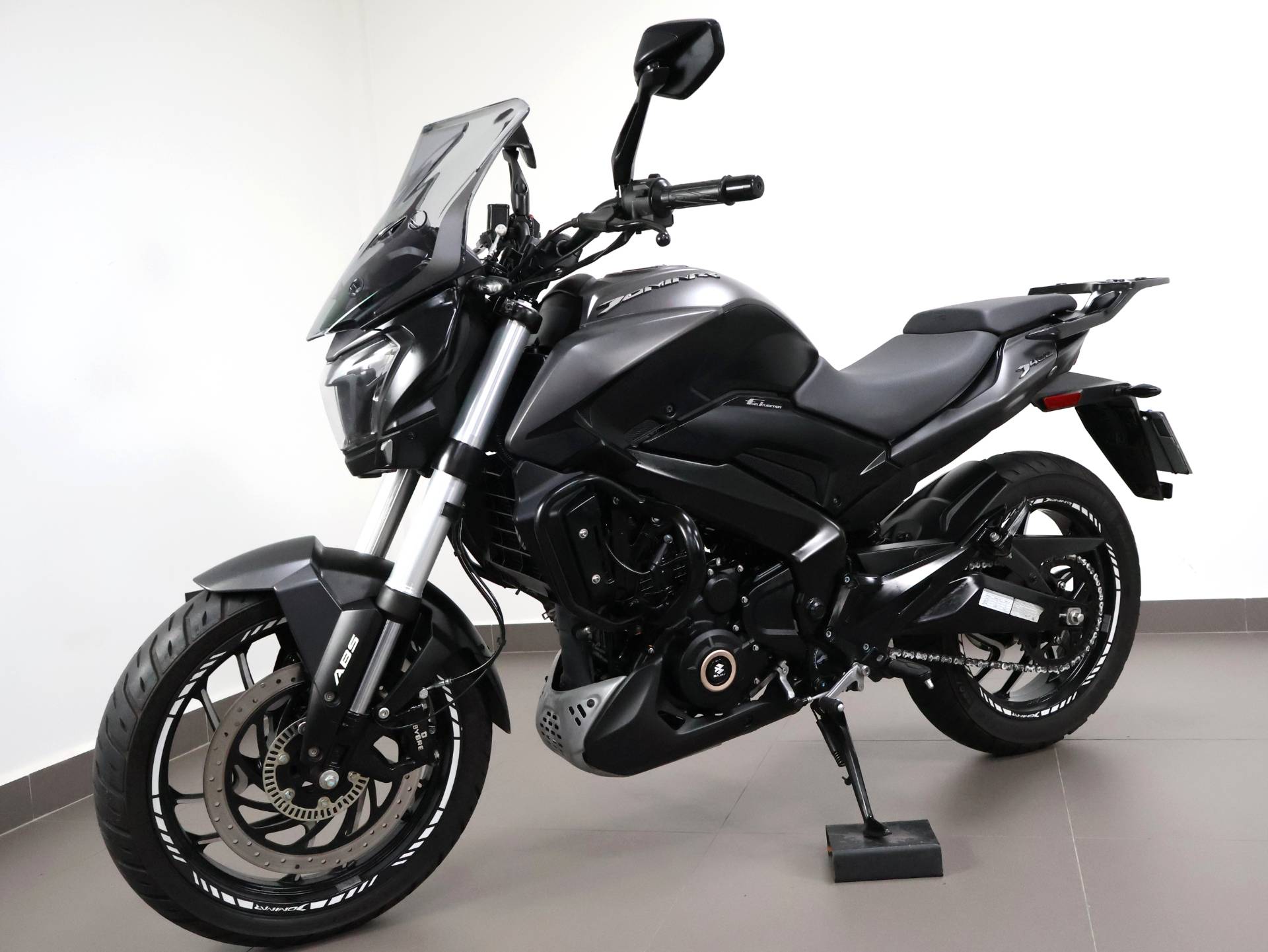 BAJAJ DOMINAR 400