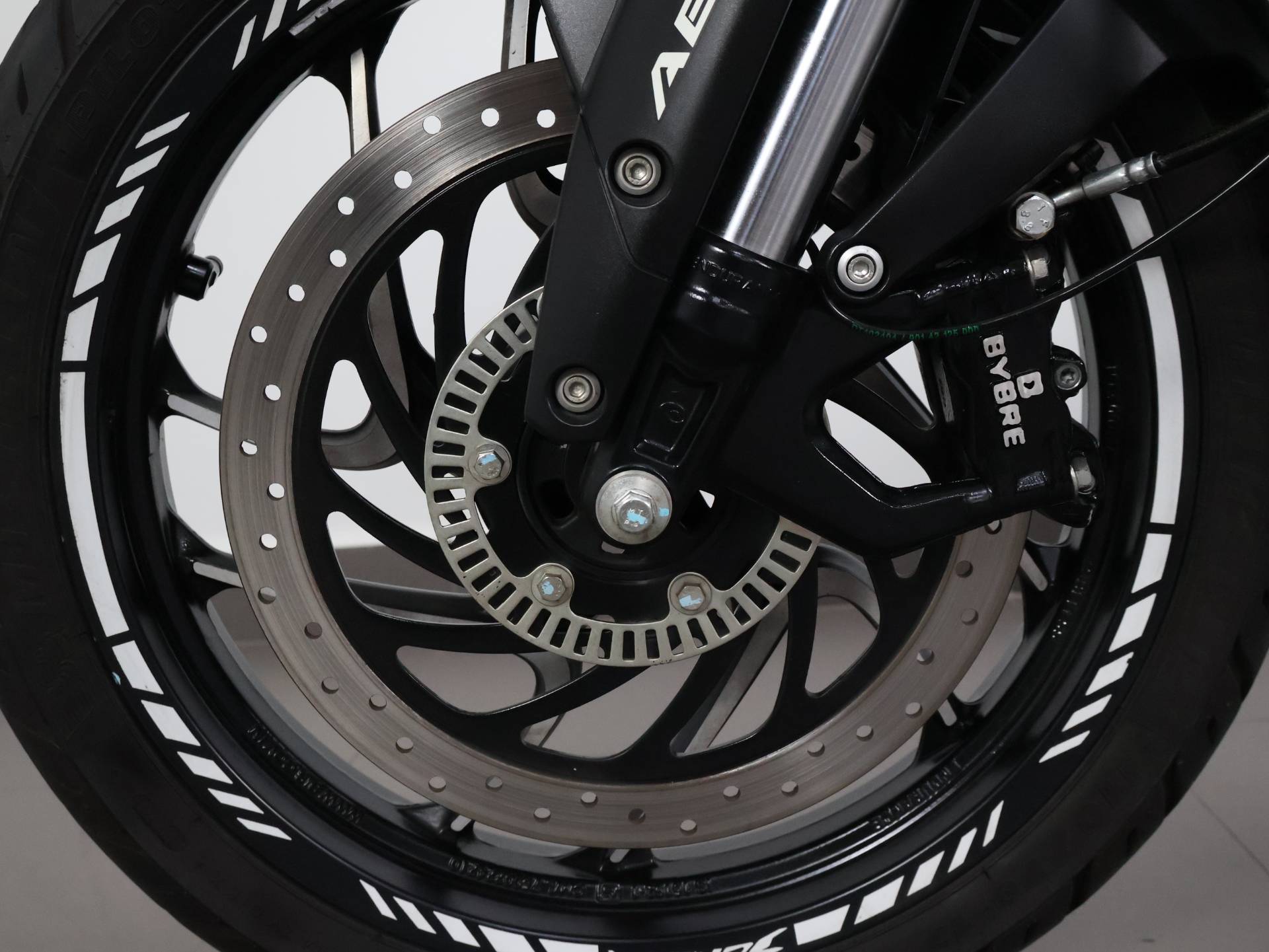 BAJAJ DOMINAR 400