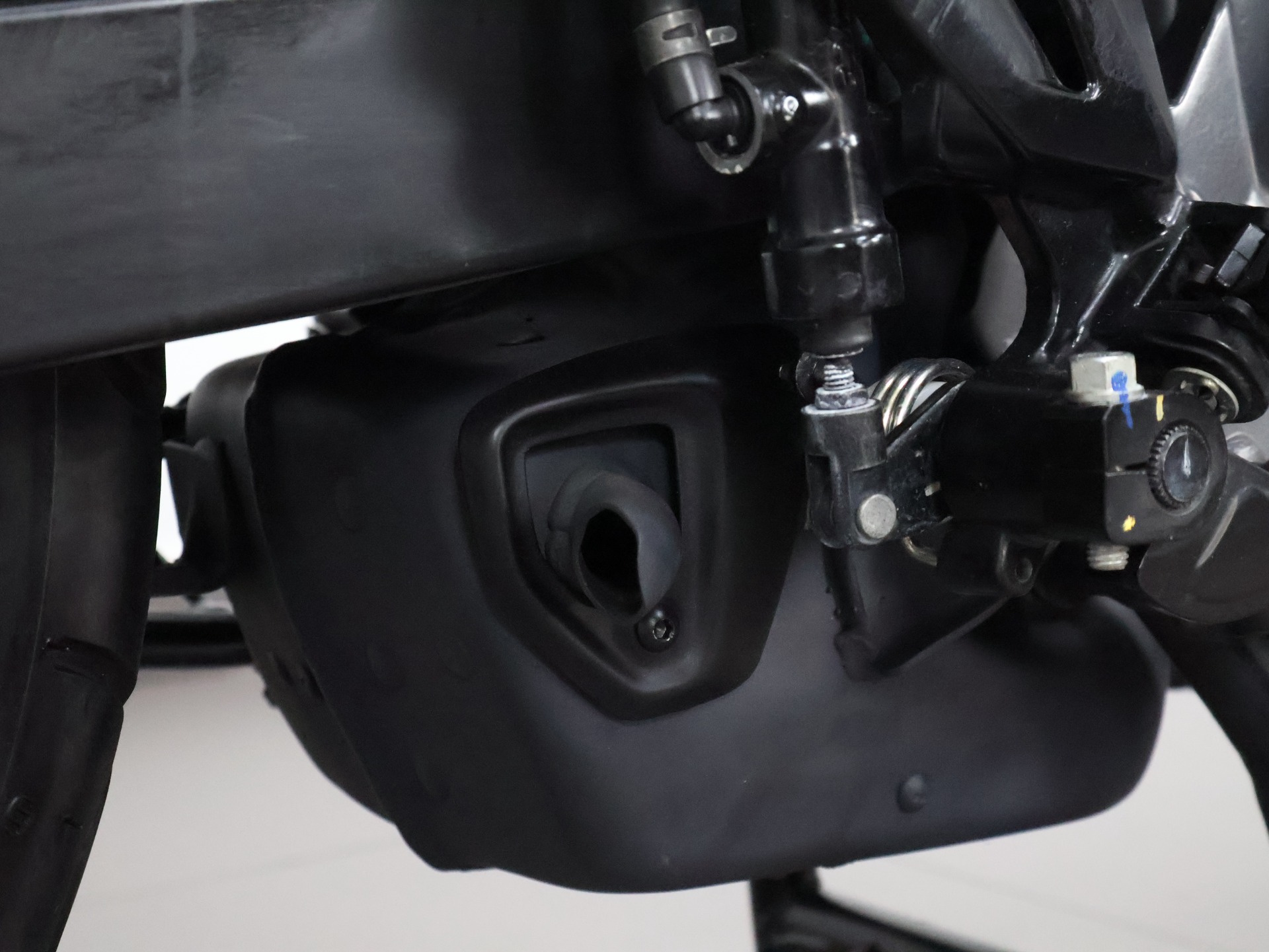 BAJAJ DOMINAR 200