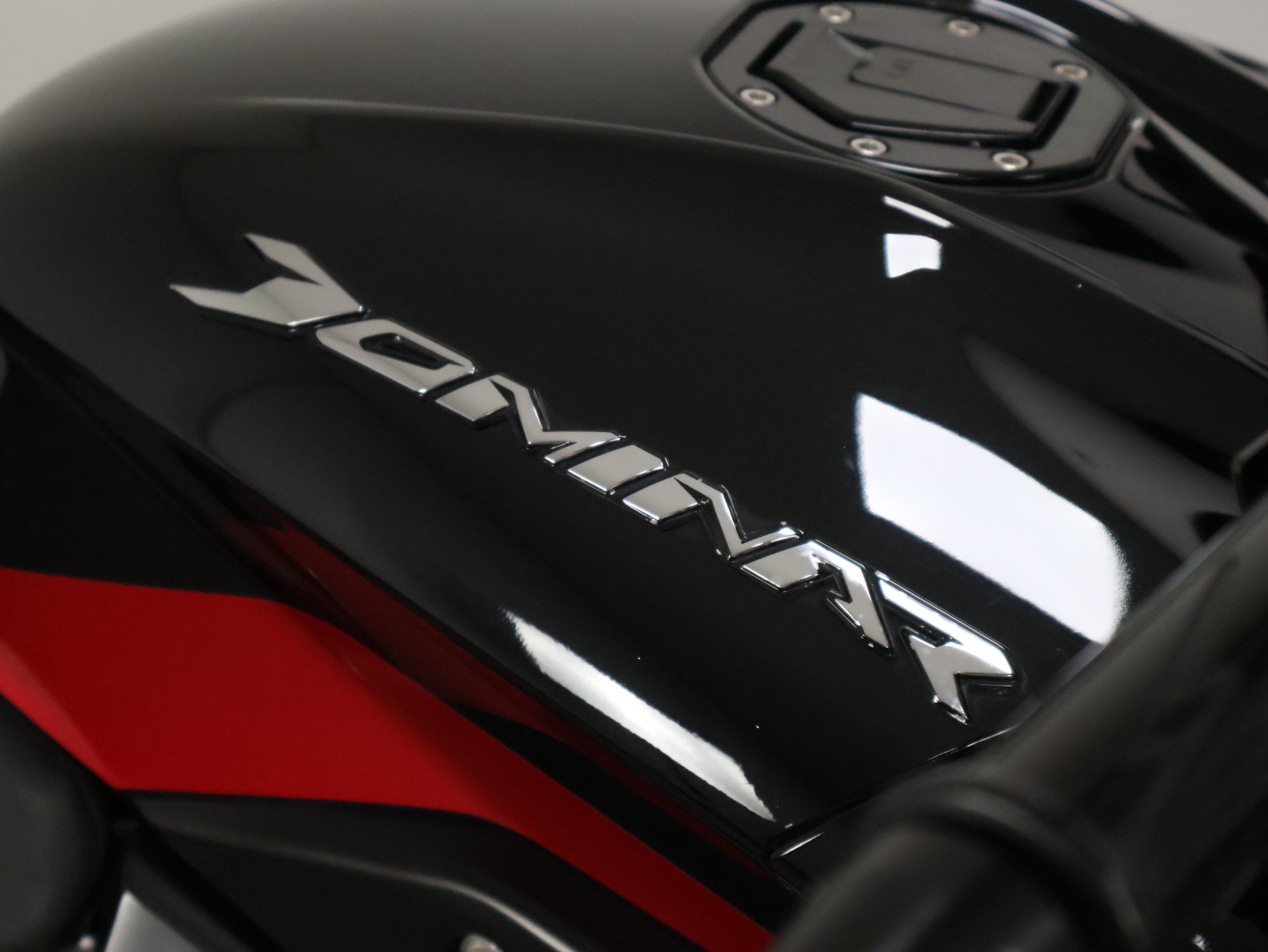 BAJAJ DOMINAR 200
