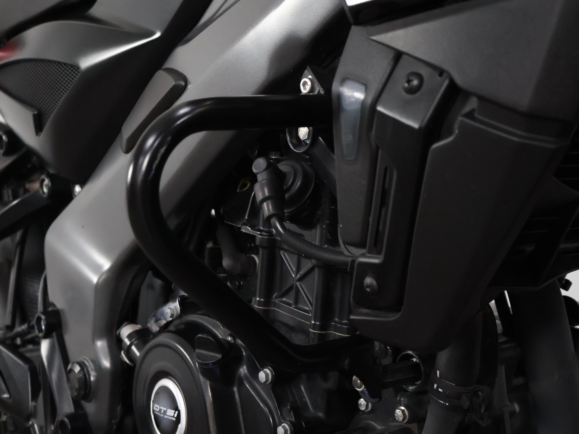 BAJAJ DOMINAR 200