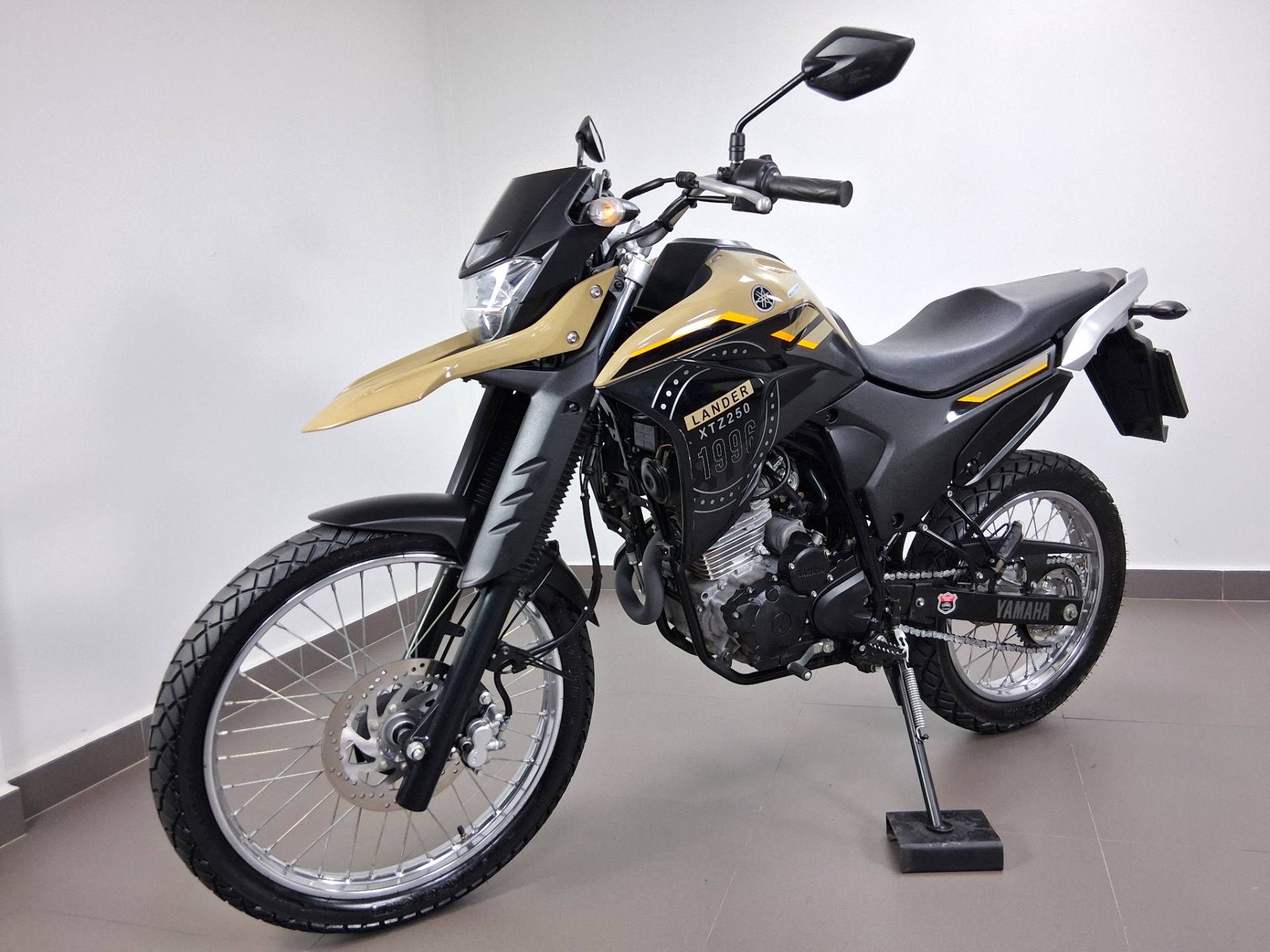 YAMAHA XTZ 250 LANDER CONNECTED