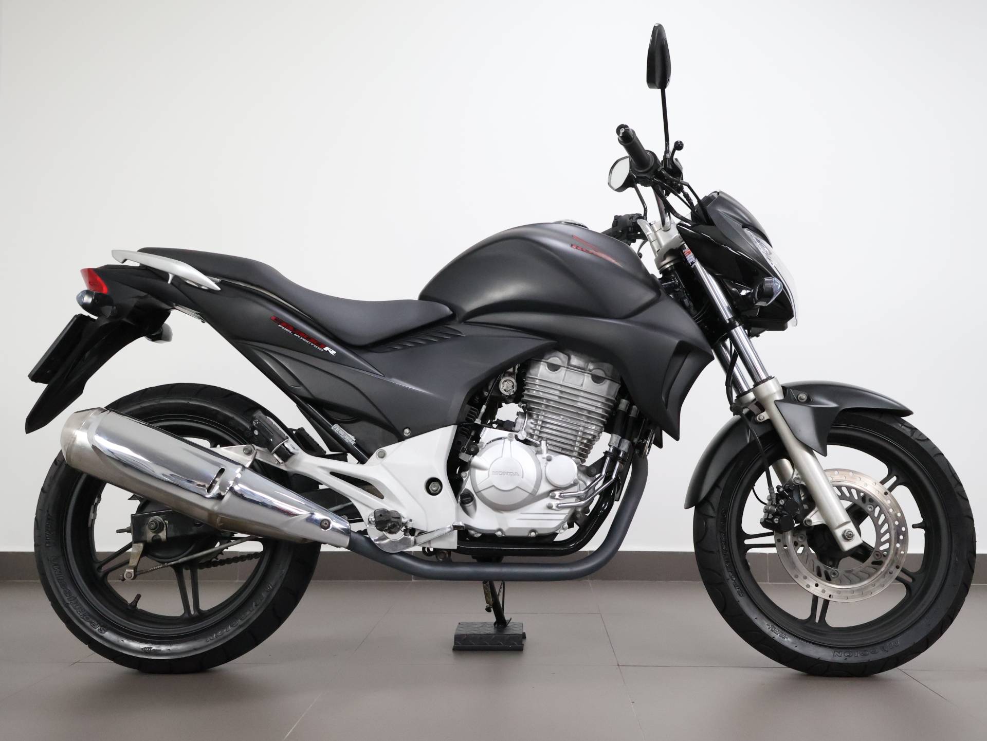 HONDA CB 300R