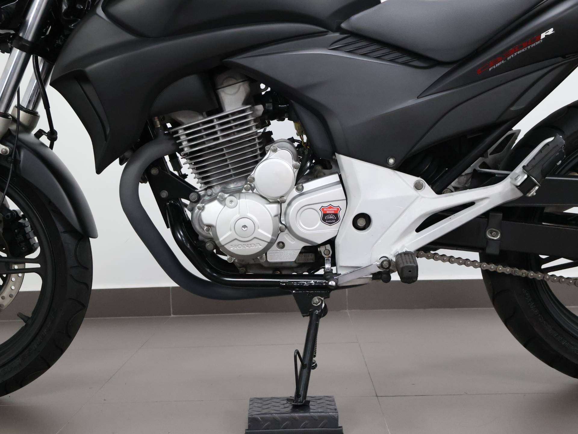 HONDA CB 300R