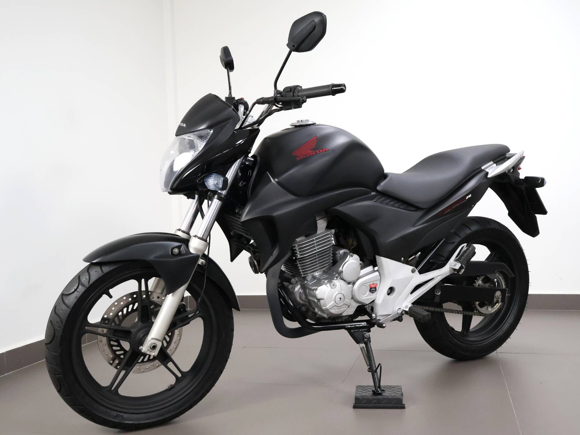 HONDA CB 300R