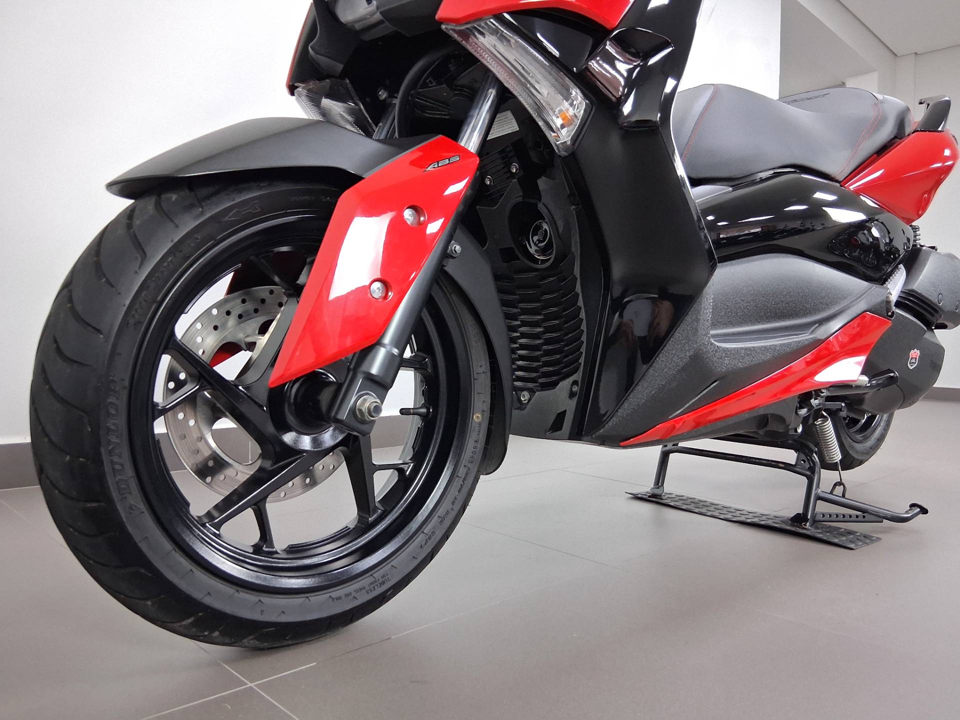 YAMAHA XMAX ABS