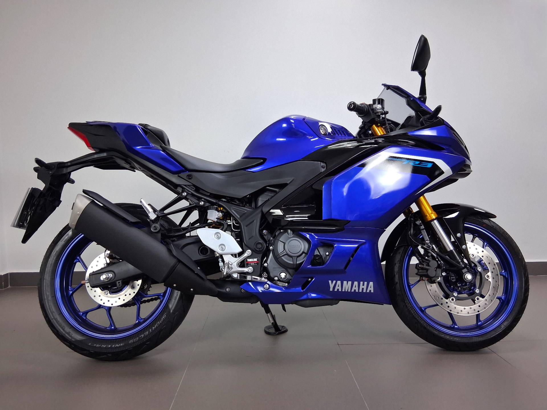 YAMAHA YZF R3 ABS CONNECTED