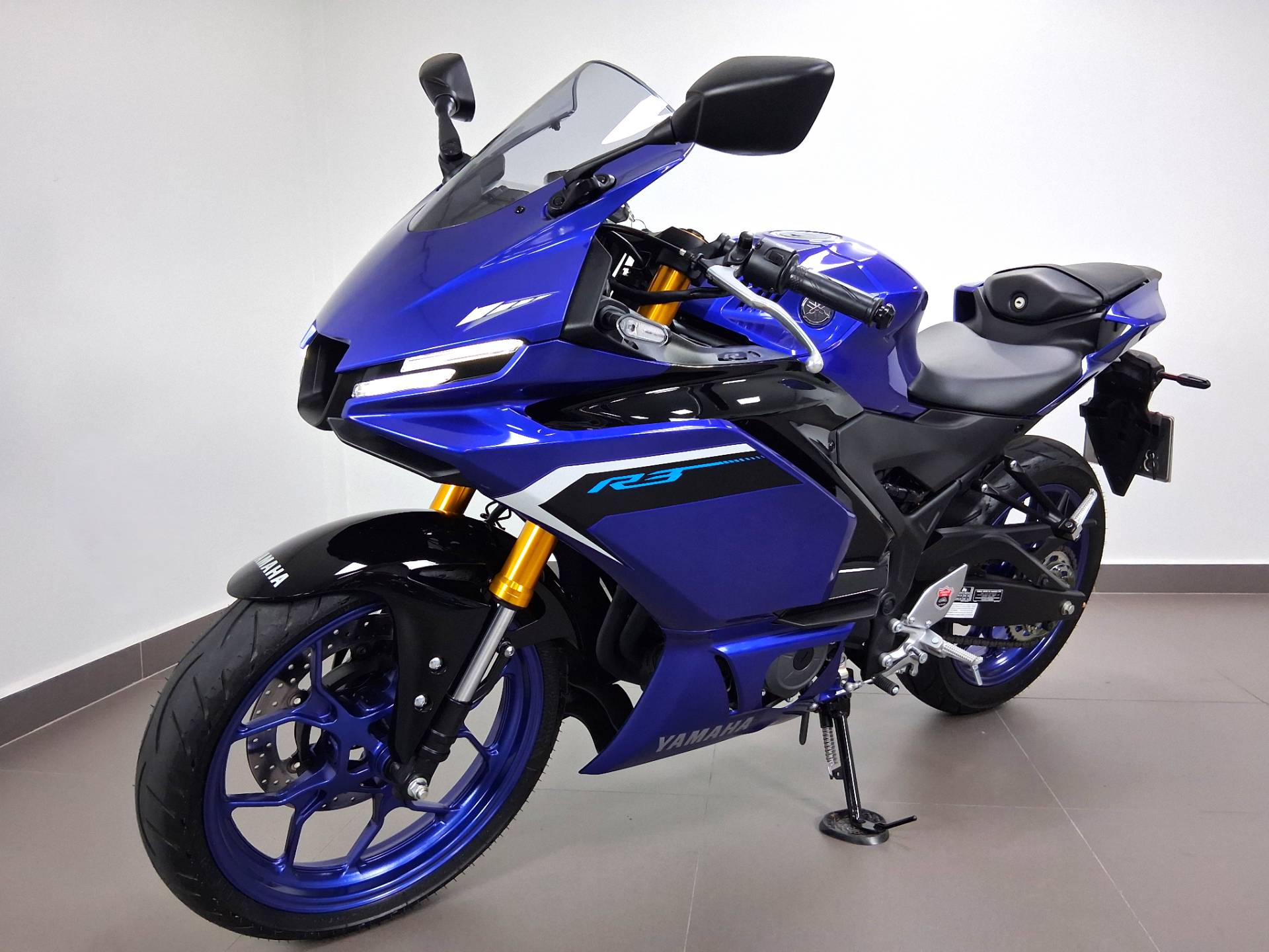 YAMAHA YZF R3 ABS CONNECTED
