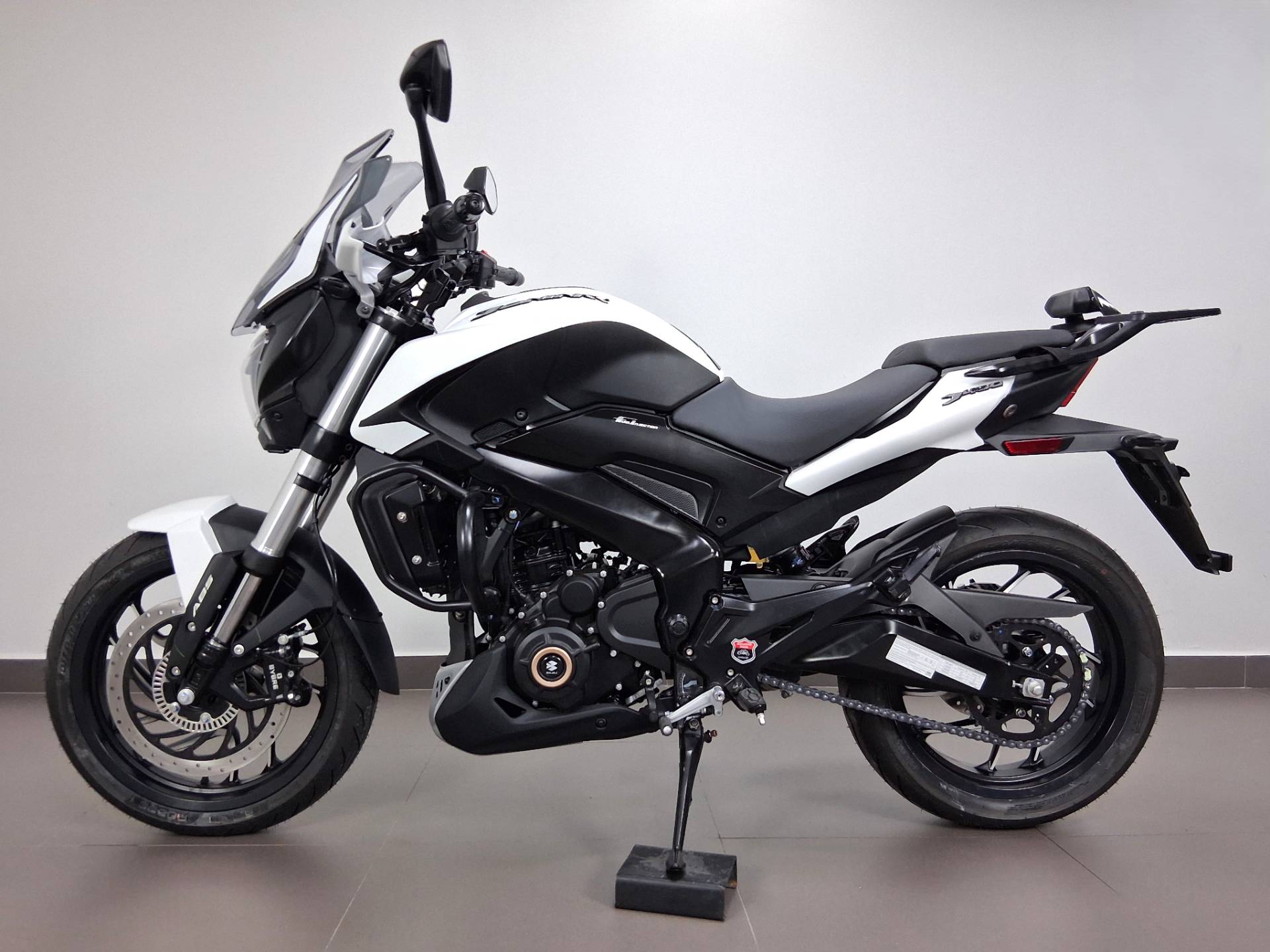 BAJAJ DOMINAR 400