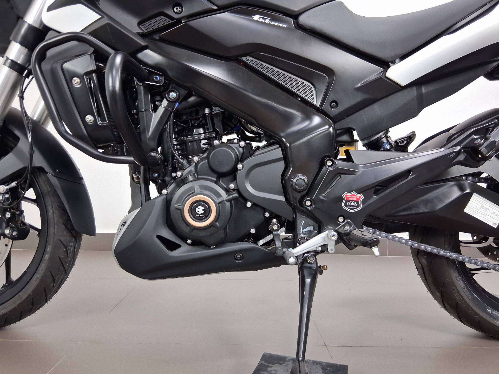 BAJAJ DOMINAR 400
