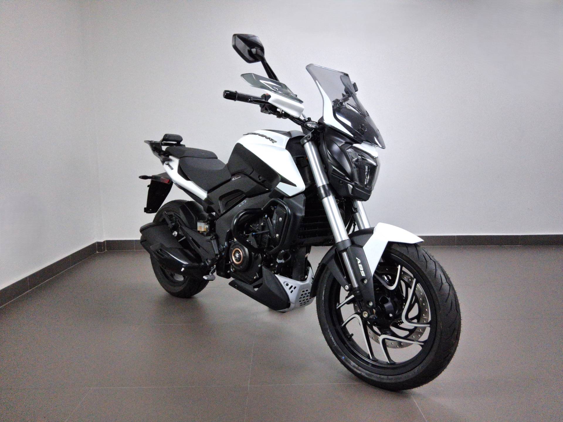 BAJAJ DOMINAR 400