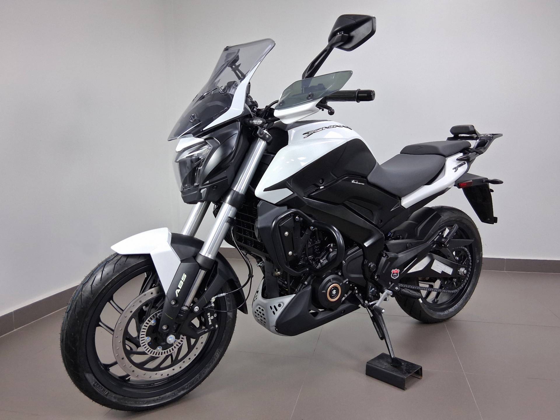 BAJAJ DOMINAR 400