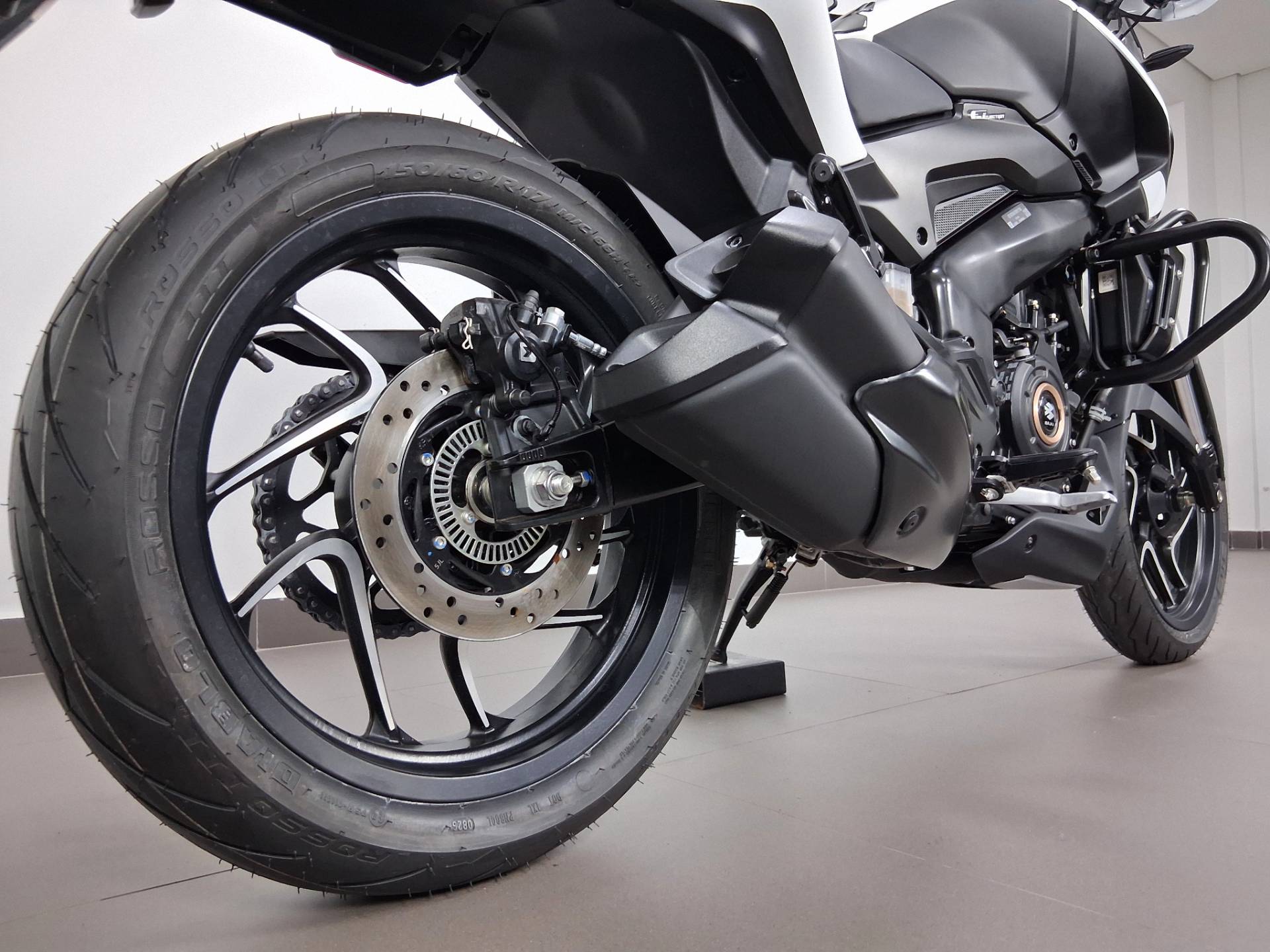 BAJAJ DOMINAR 400
