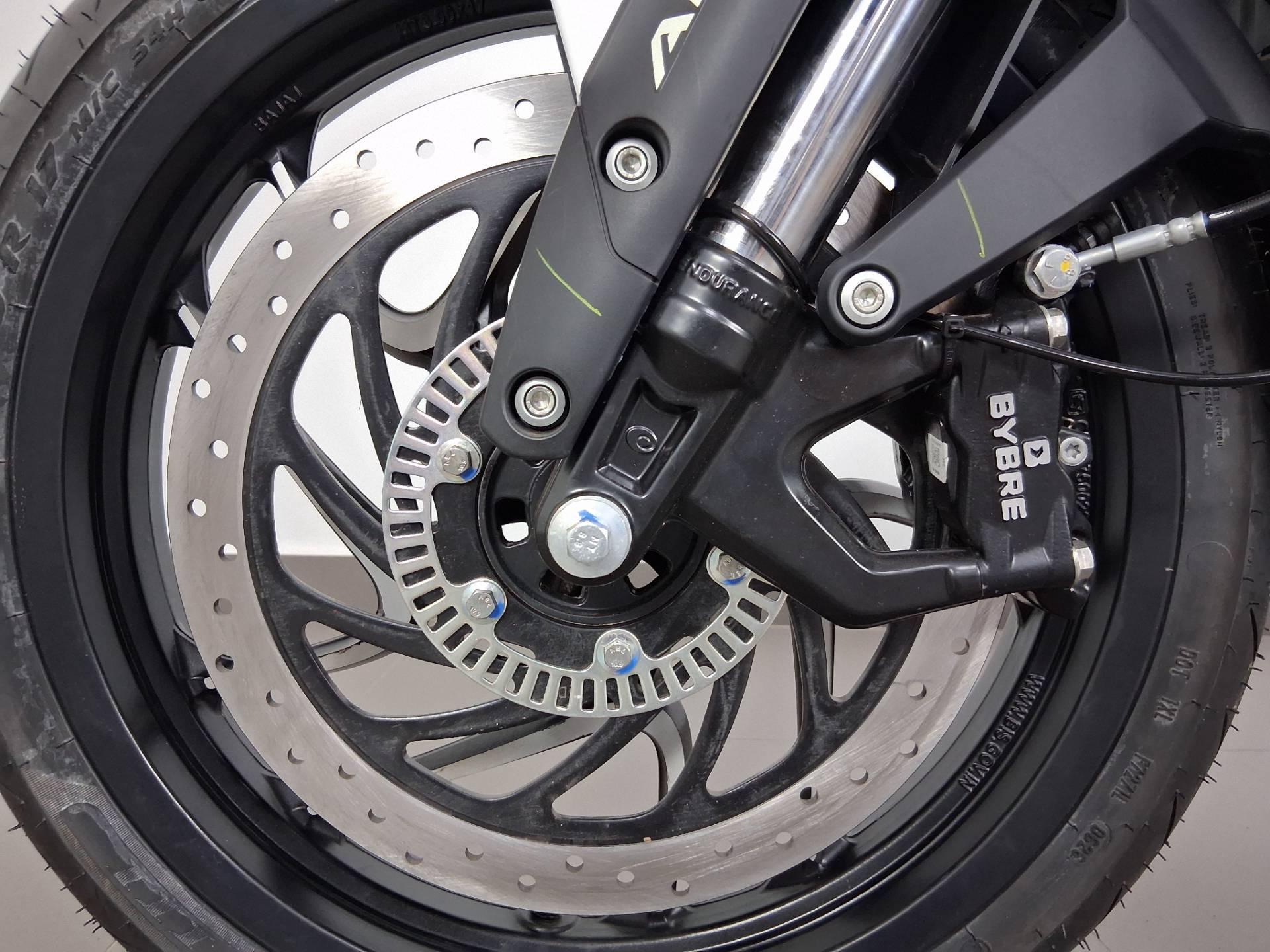 BAJAJ DOMINAR 400