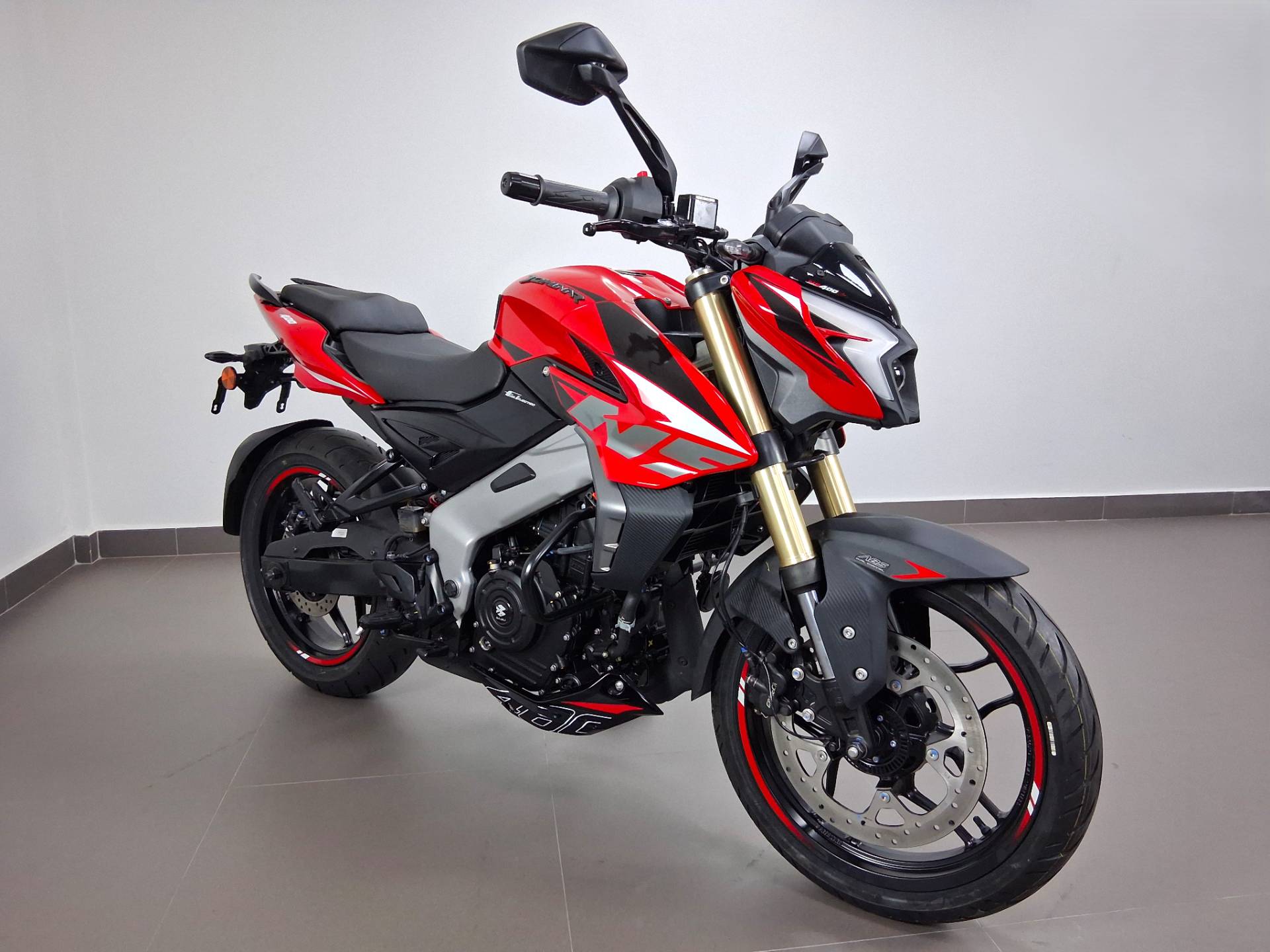 BAJAJ DOMINAR NS400Z
