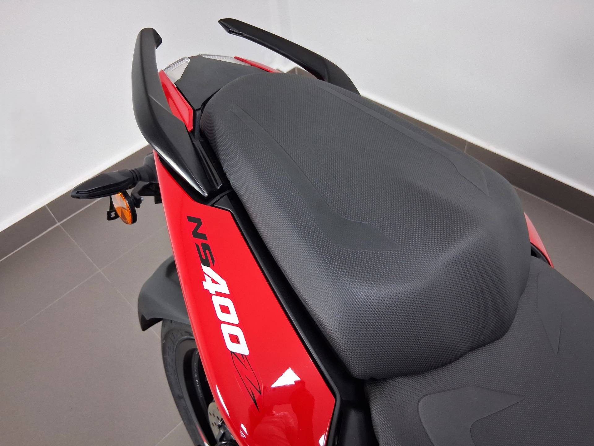BAJAJ DOMINAR NS400Z