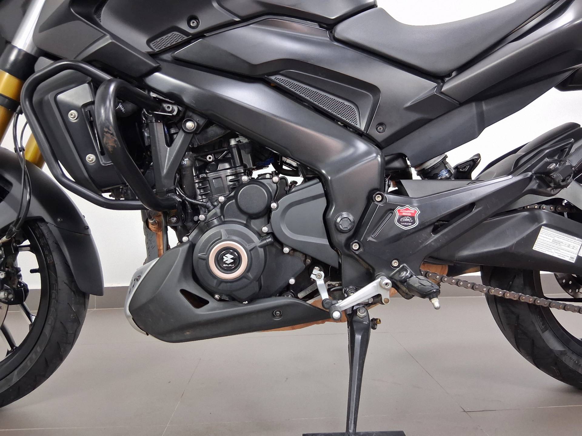 BAJAJ DOMINAR 400
