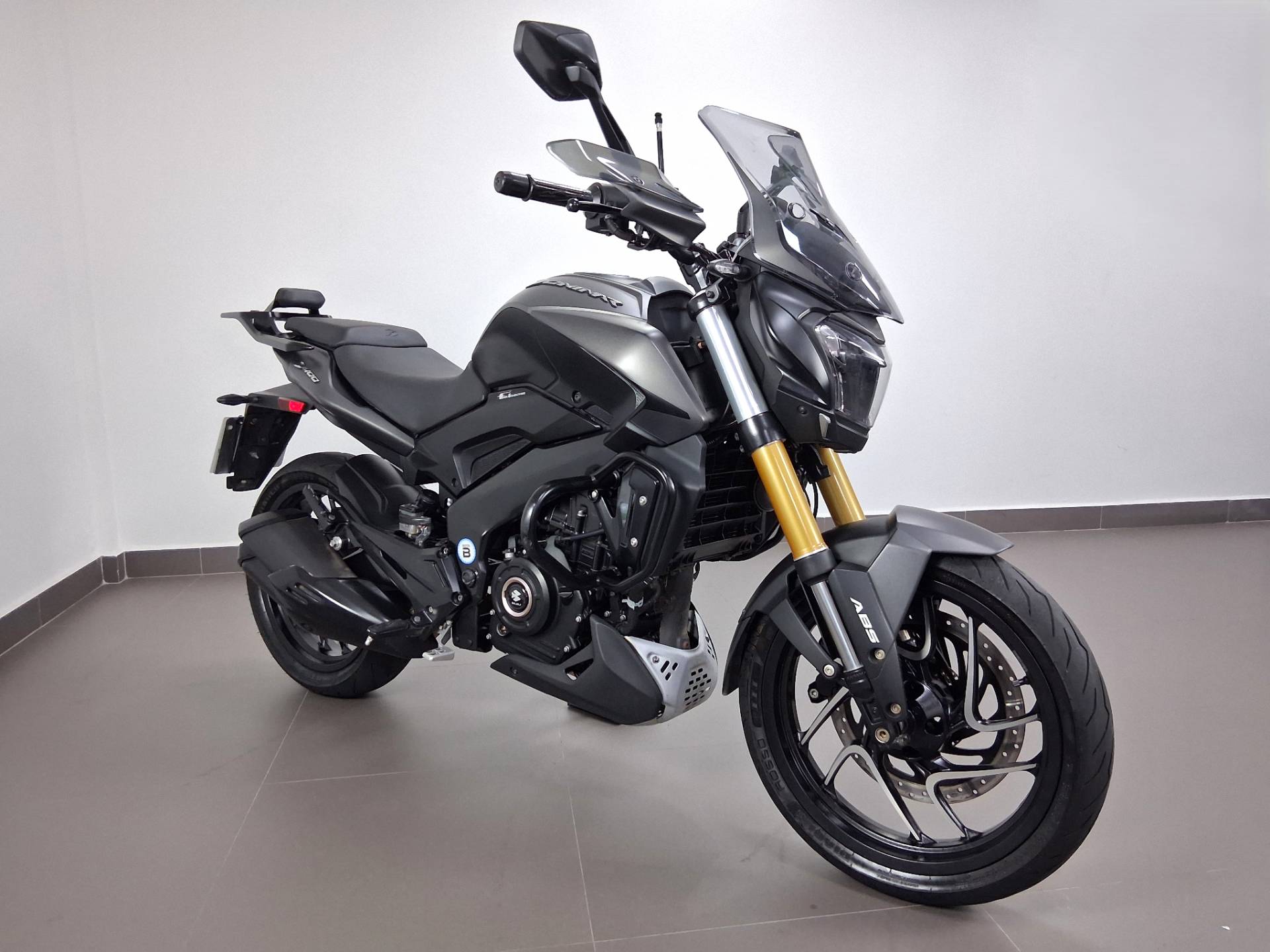 BAJAJ DOMINAR 400