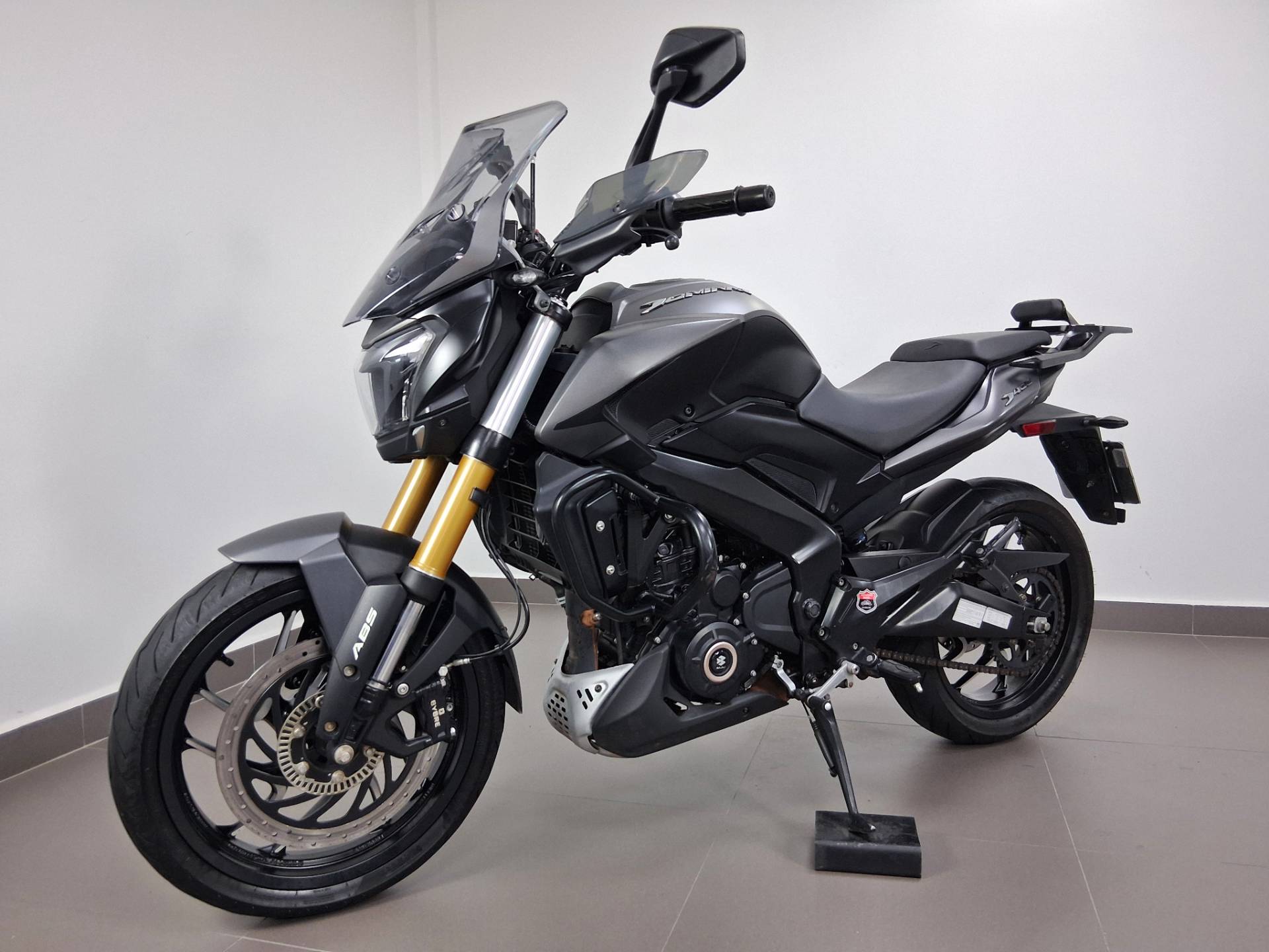 BAJAJ DOMINAR 400