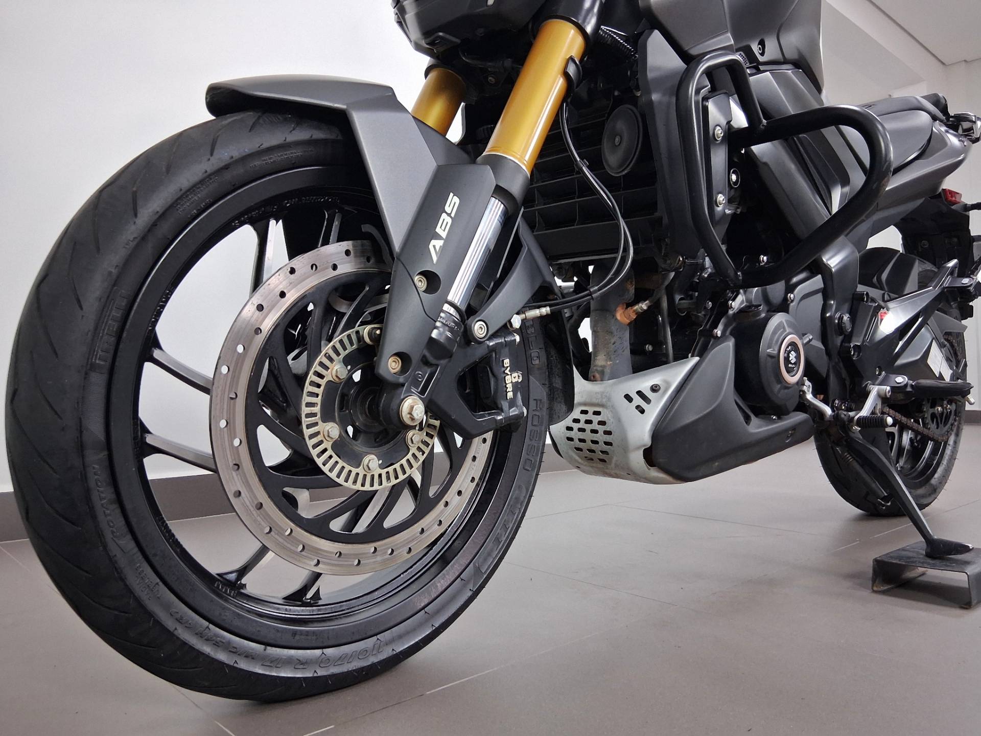 BAJAJ DOMINAR 400
