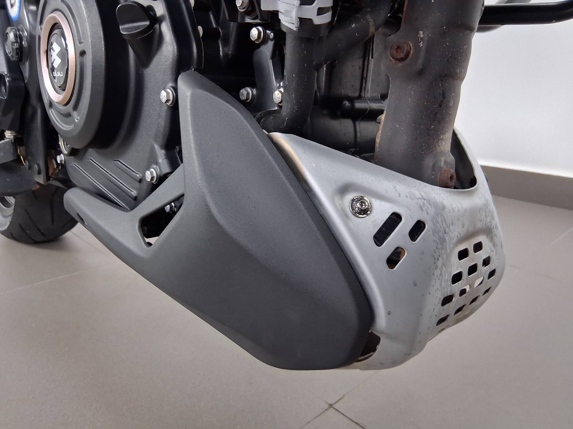 BAJAJ DOMINAR 400