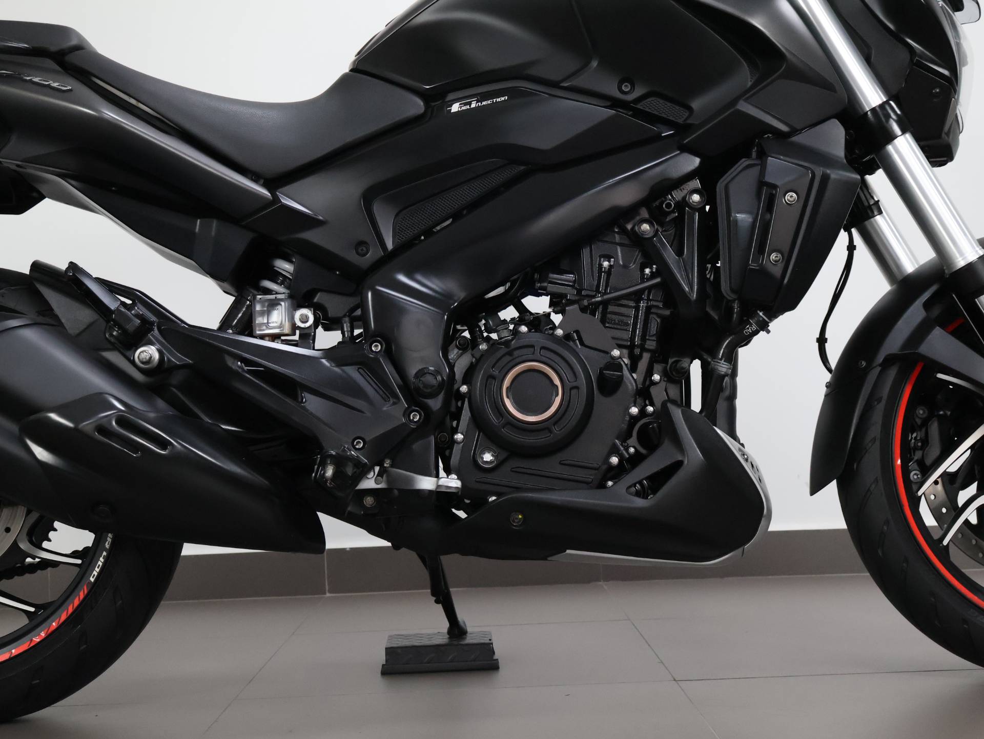 BAJAJ DOMINAR 400