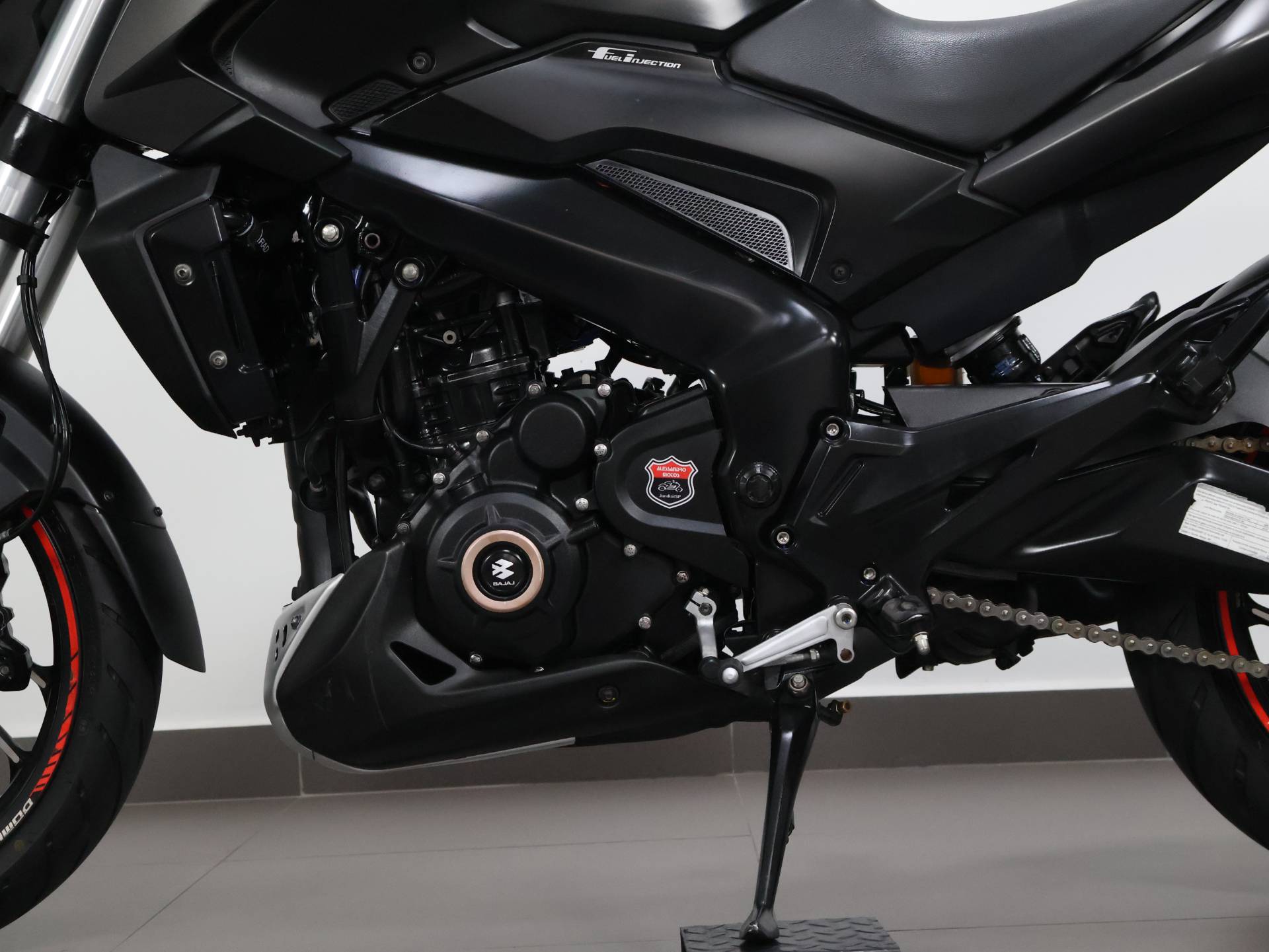 BAJAJ DOMINAR 400