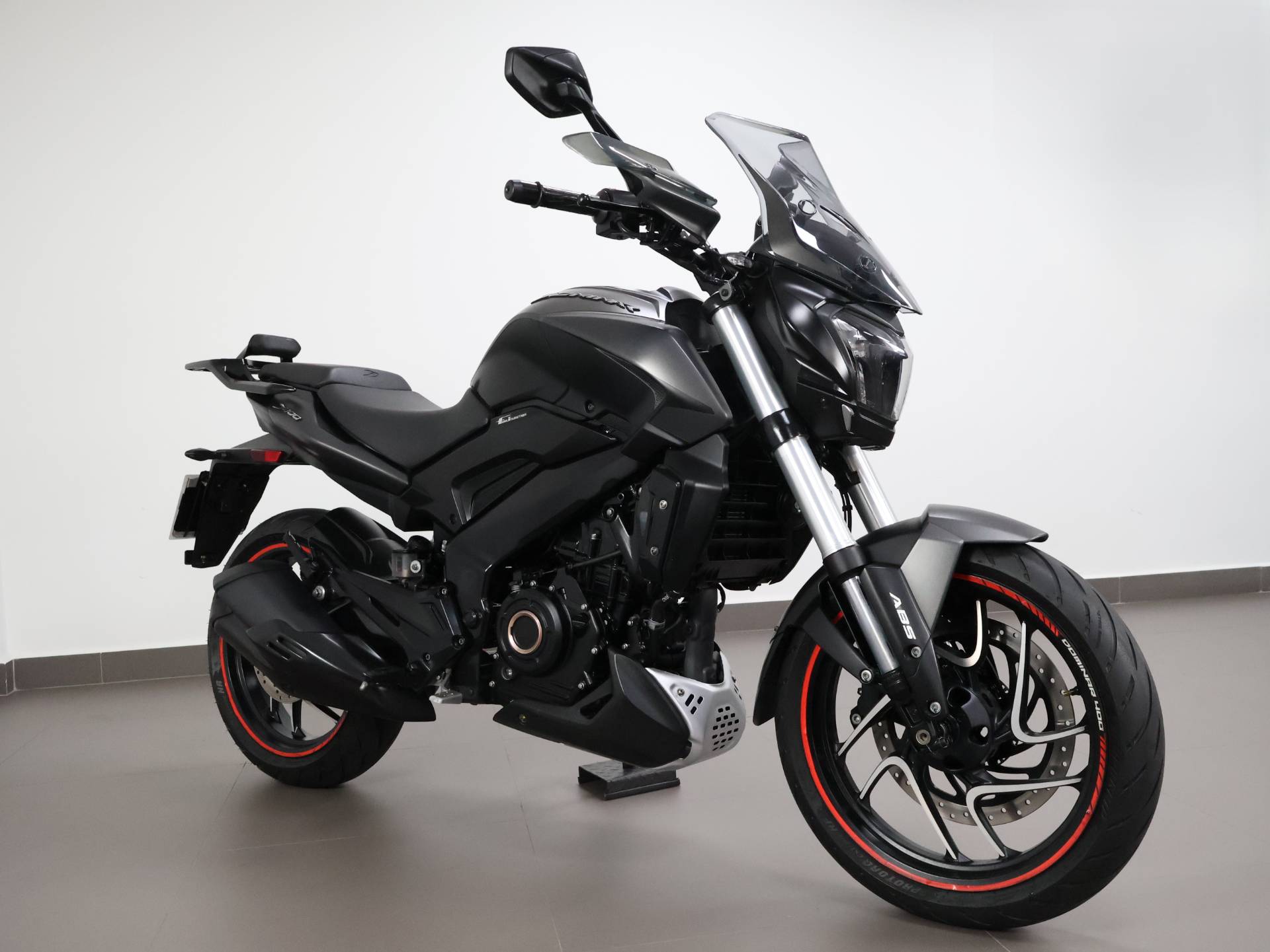 BAJAJ DOMINAR 400