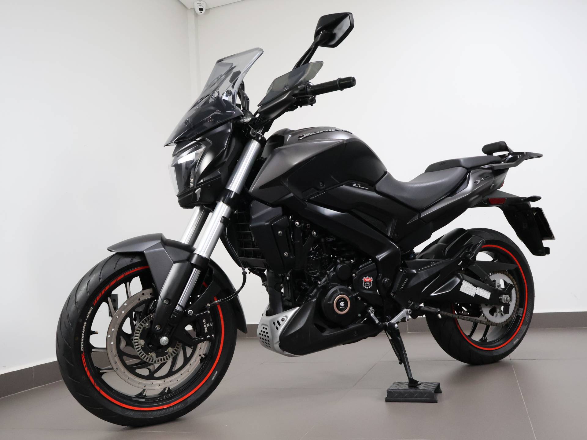 BAJAJ DOMINAR 400