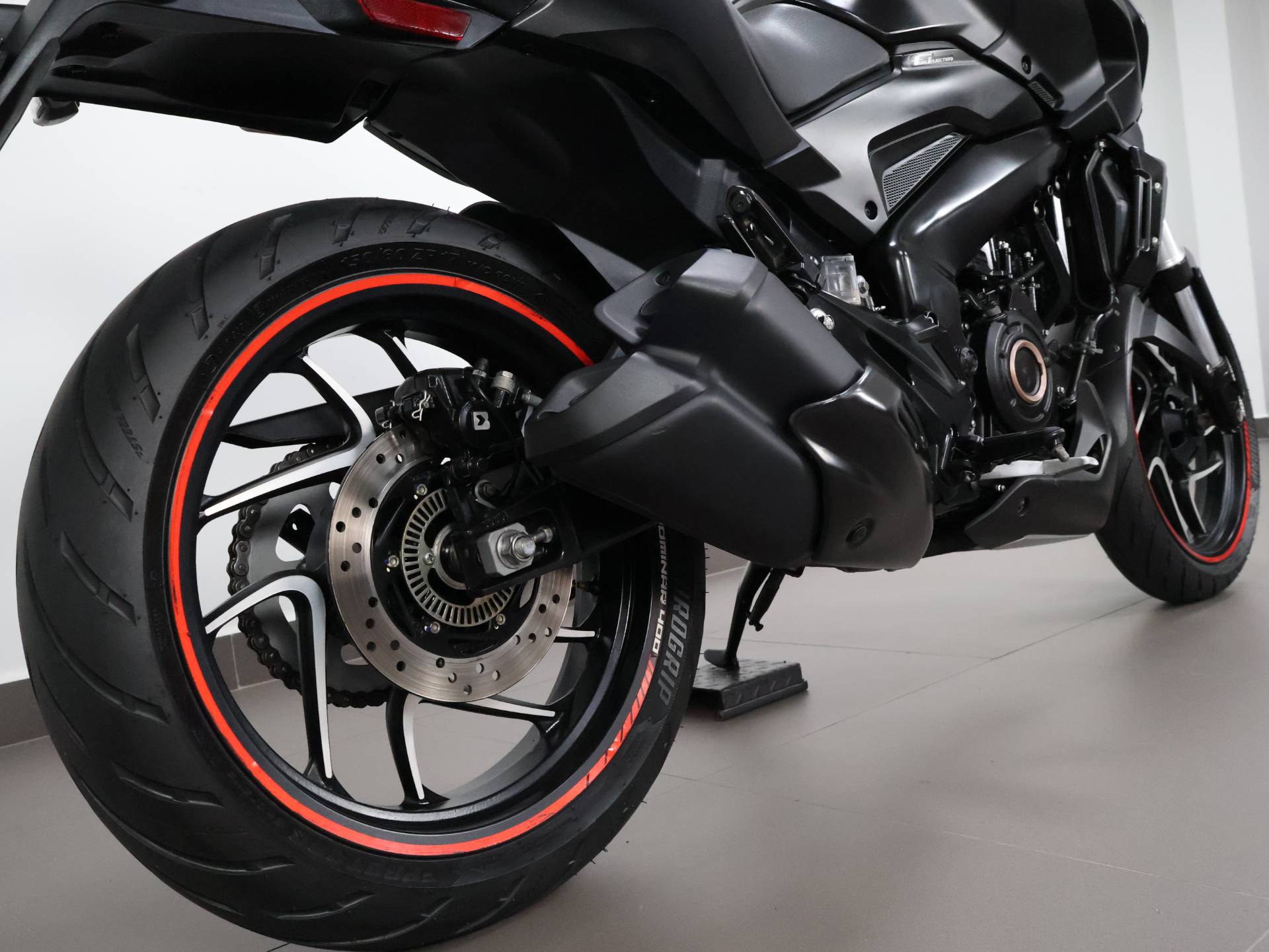 BAJAJ DOMINAR 400