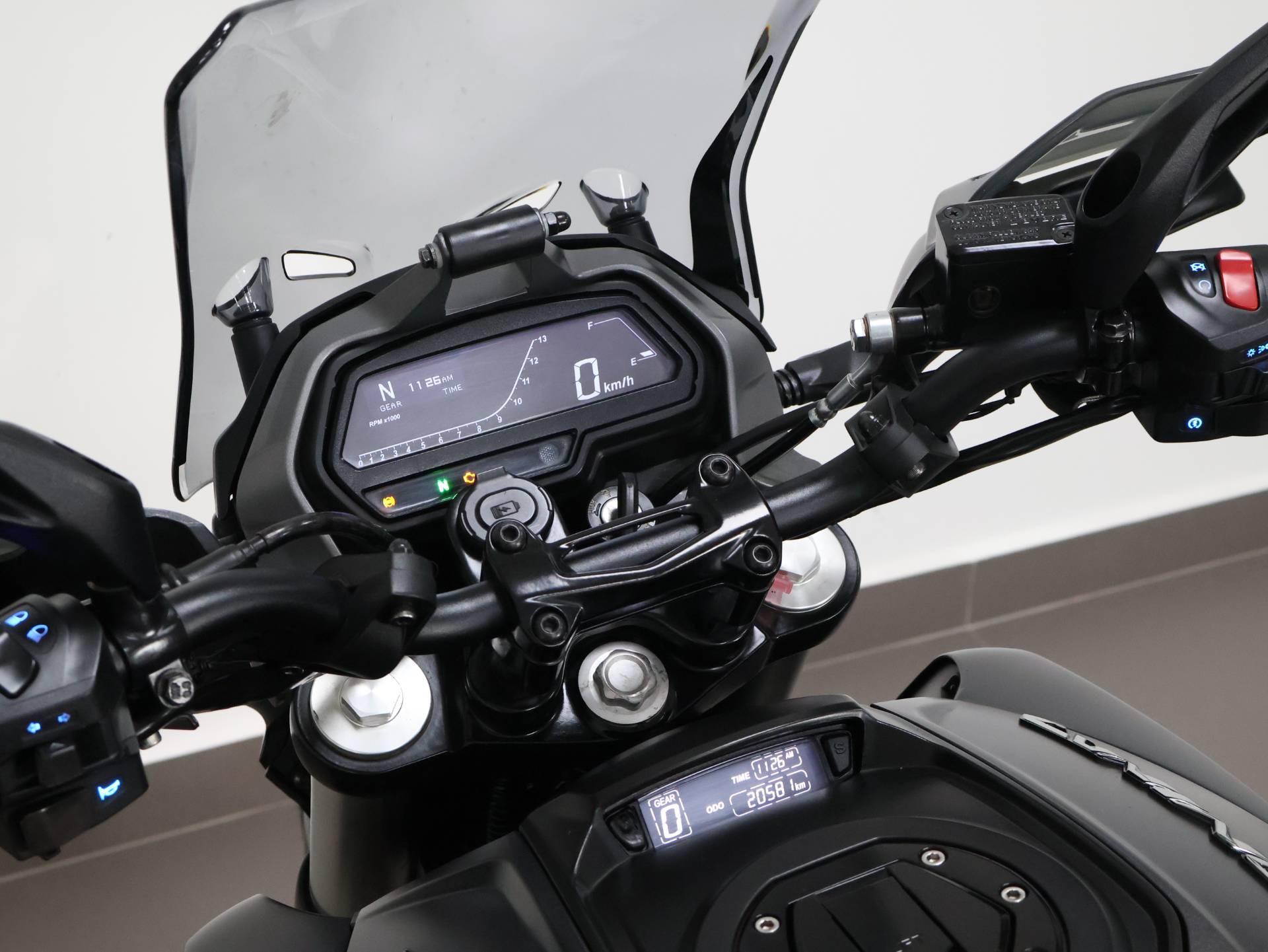 BAJAJ DOMINAR 400