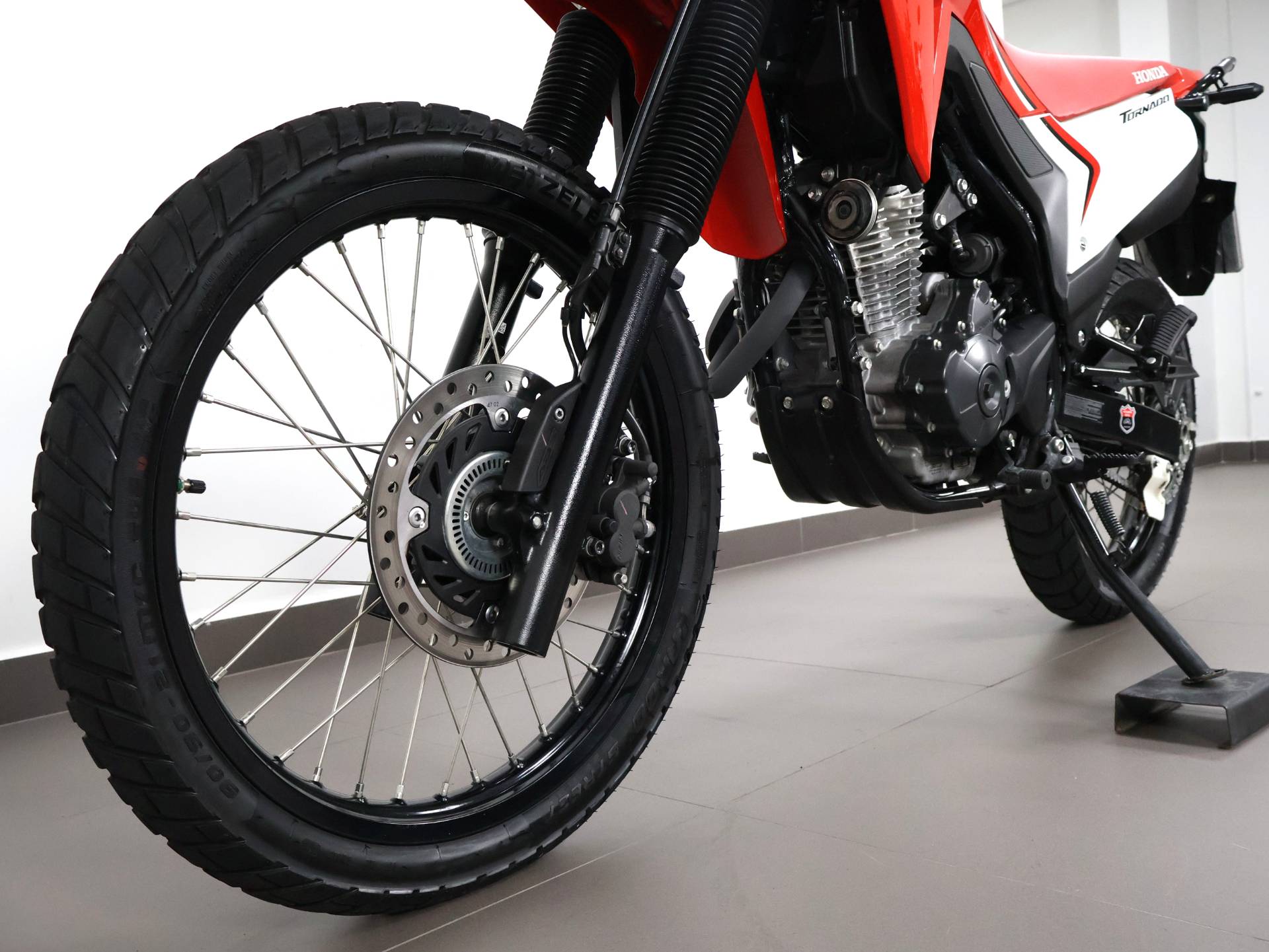 HONDA XR 300L TORNADO