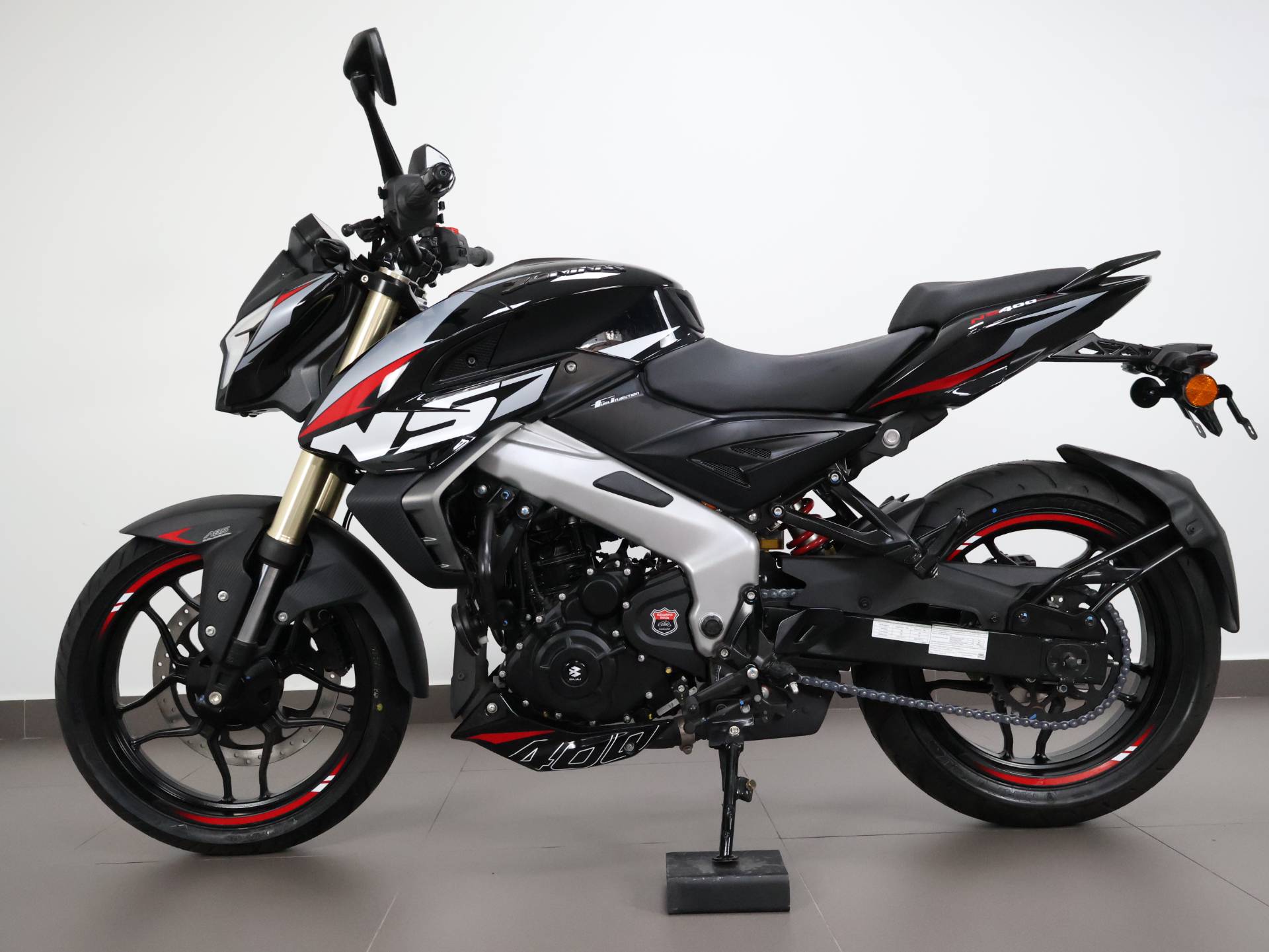 BAJAJ DOMINAR NS400Z