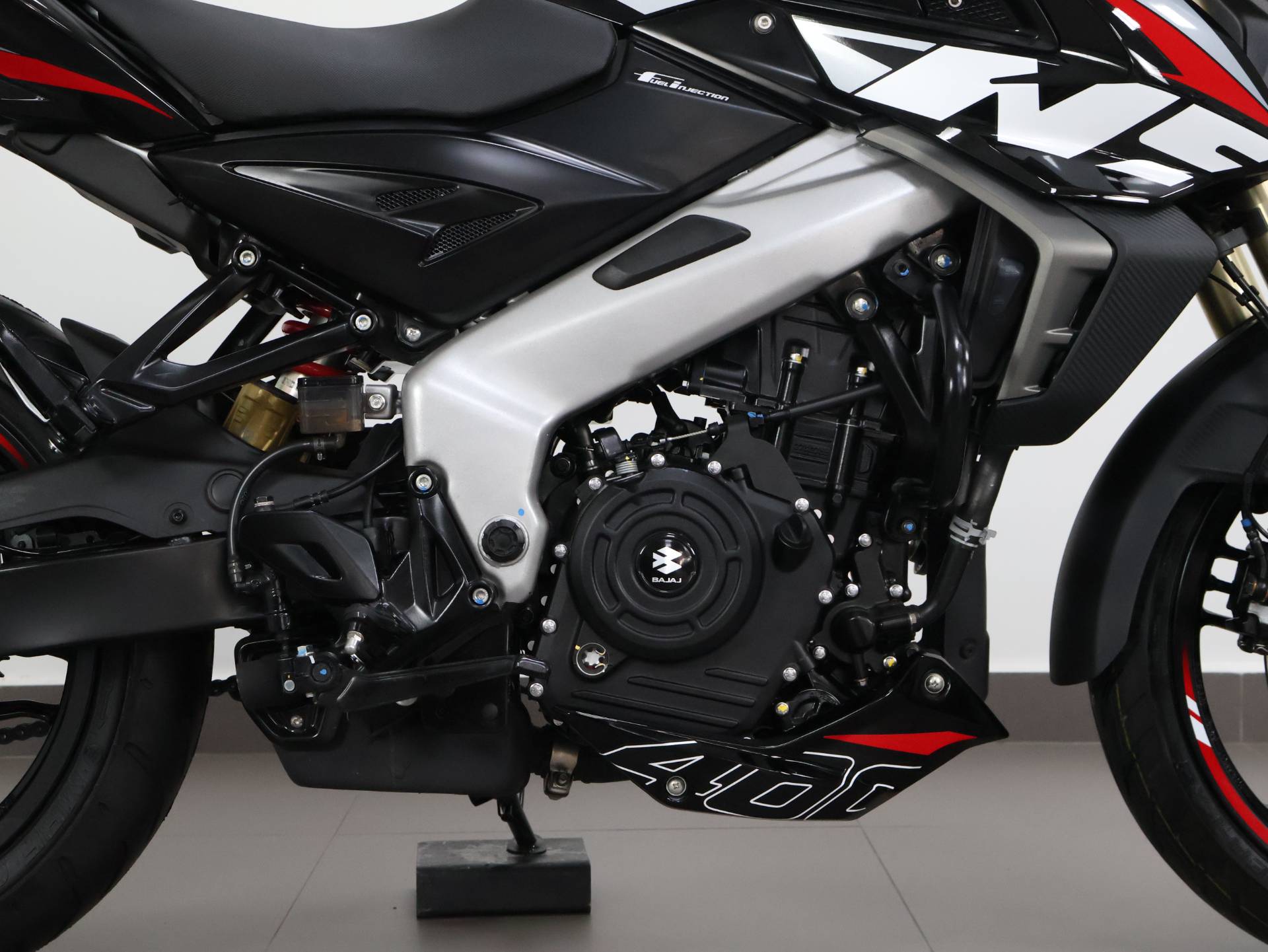BAJAJ DOMINAR NS400Z