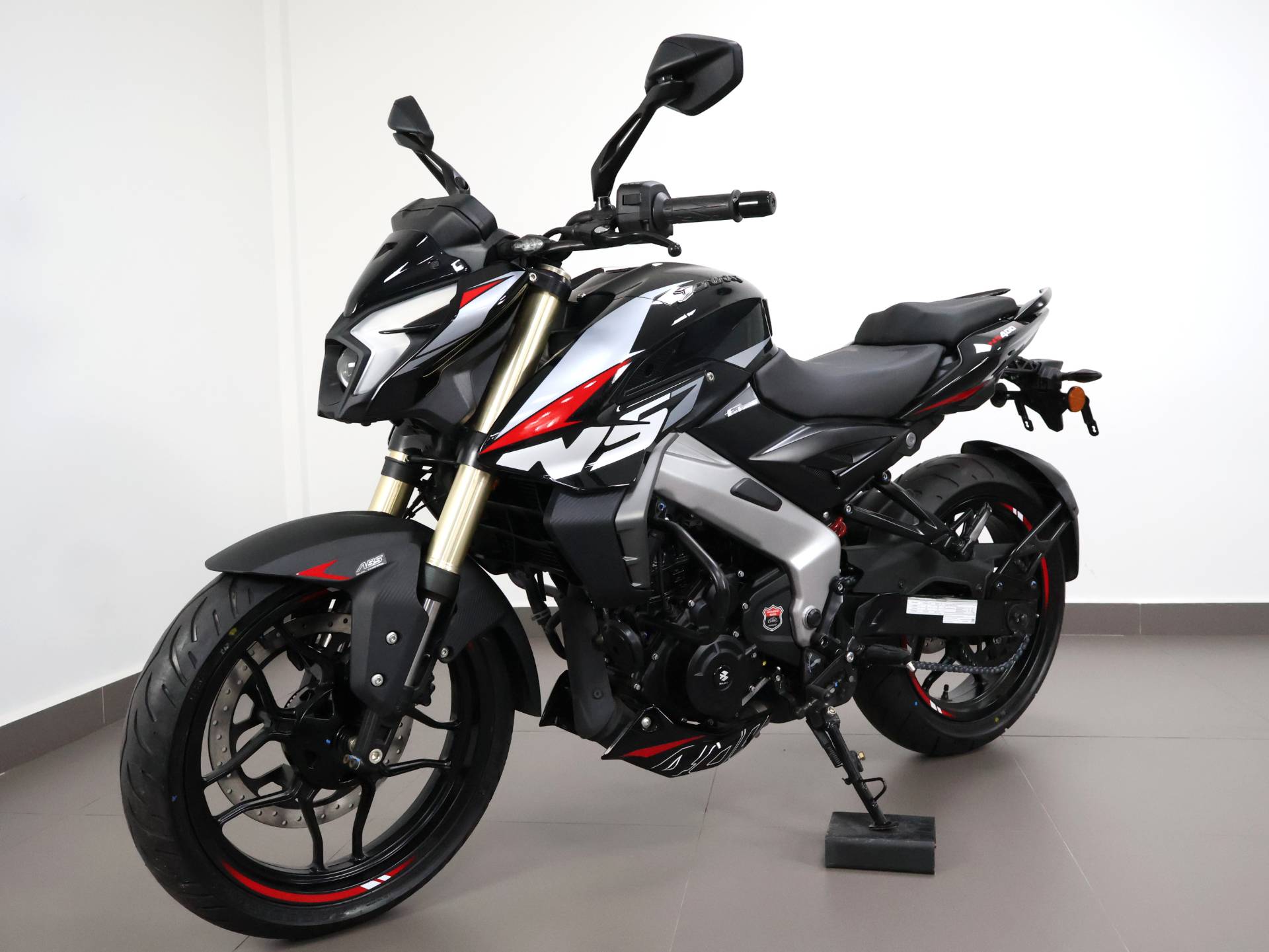 BAJAJ DOMINAR NS400Z