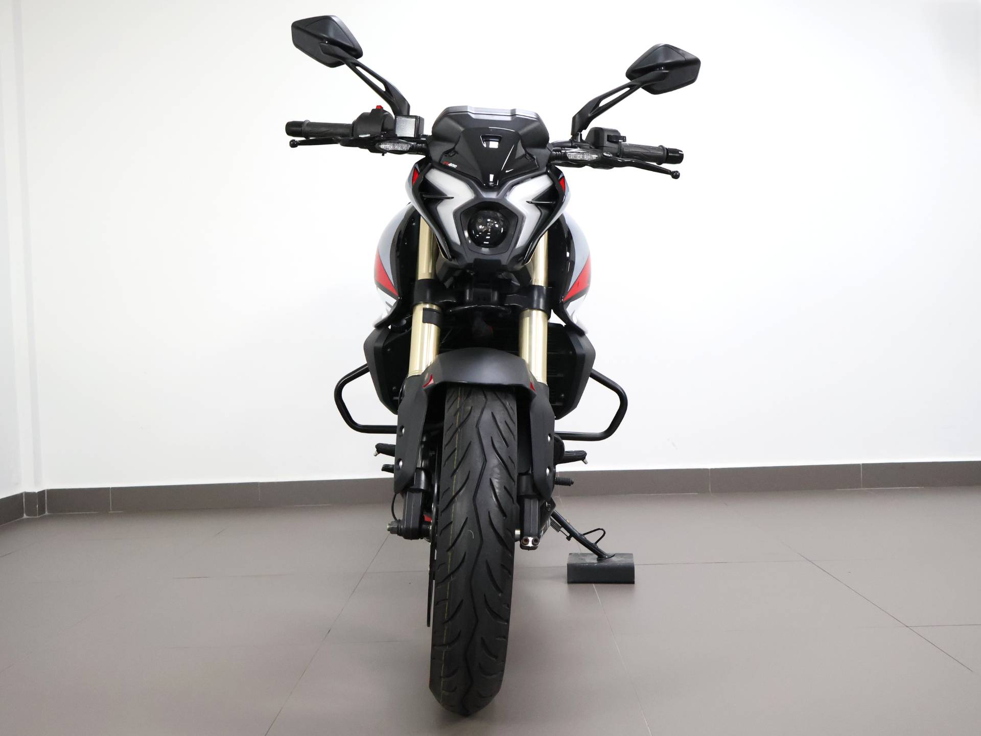 BAJAJ DOMINAR NS400Z