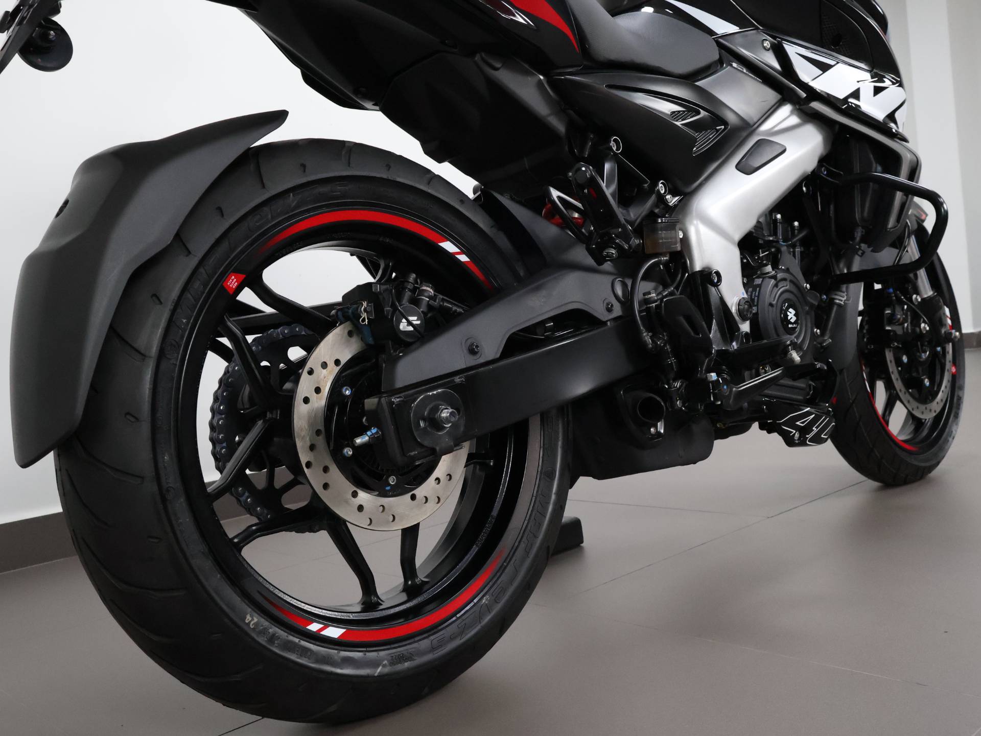BAJAJ DOMINAR NS400Z