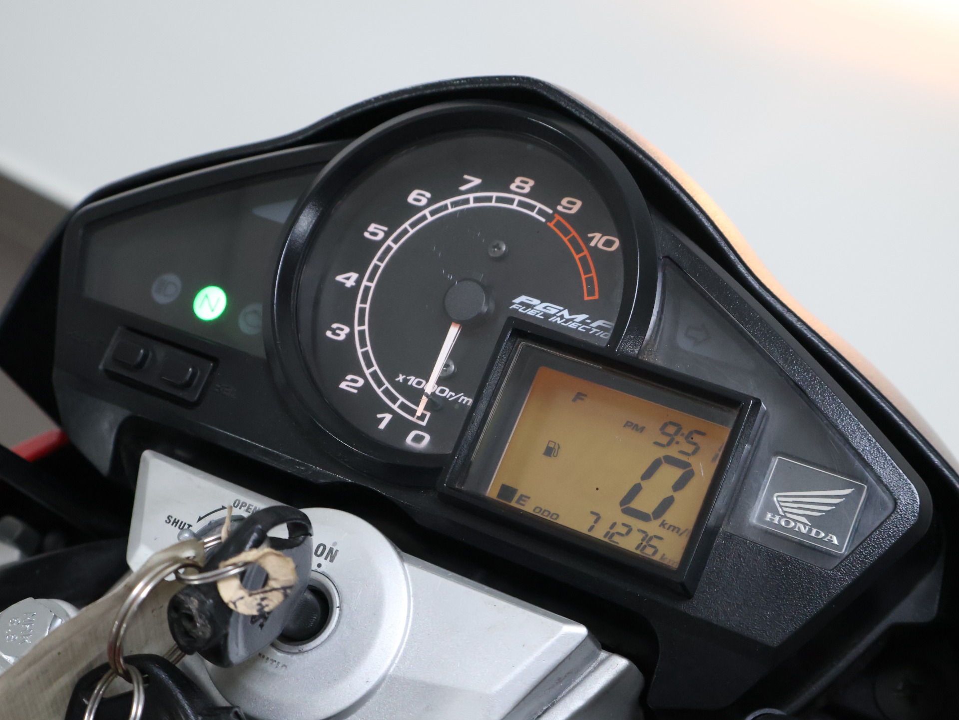 HONDA CB 300R