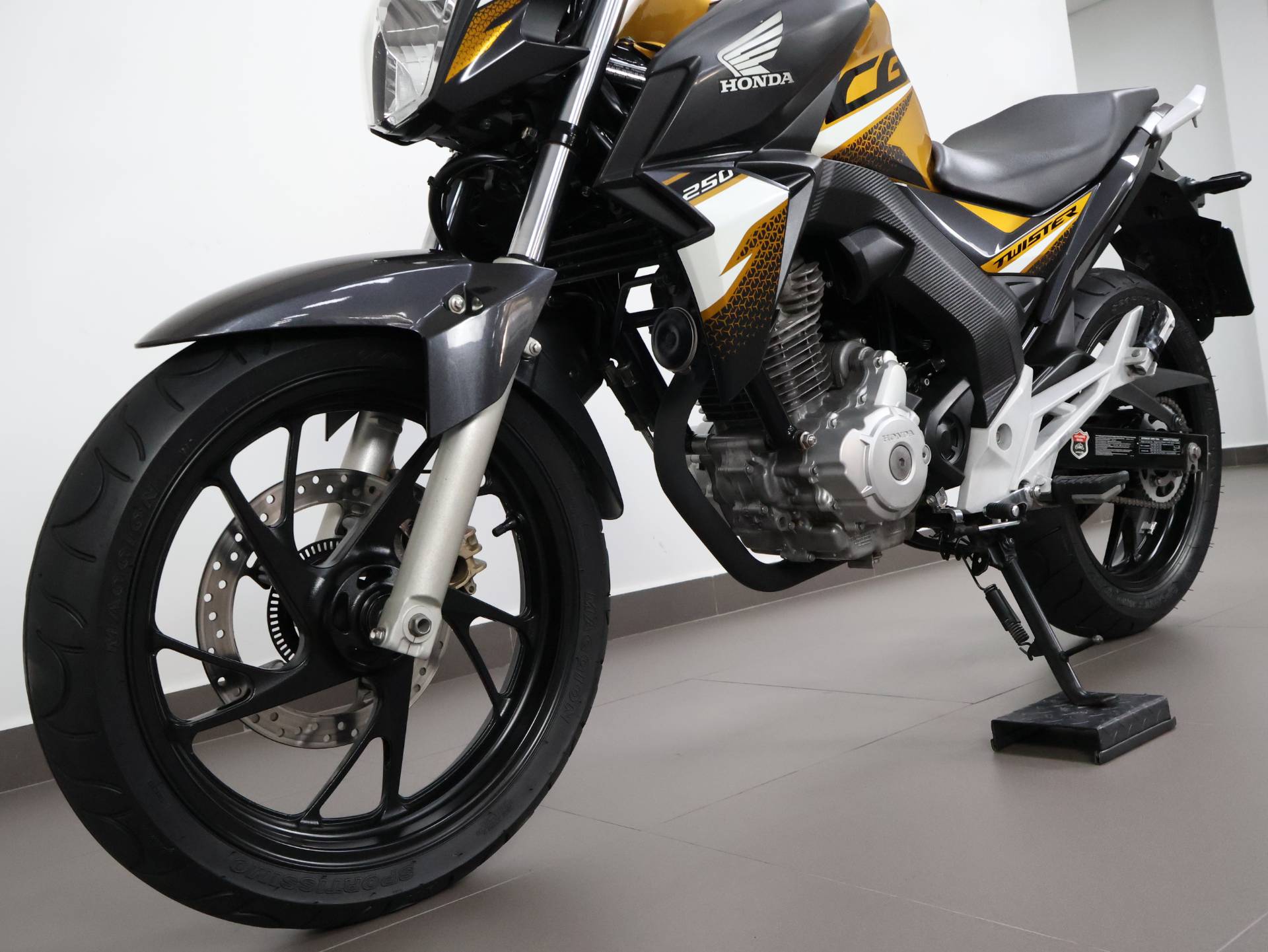 HONDA CB 250F TWISTER