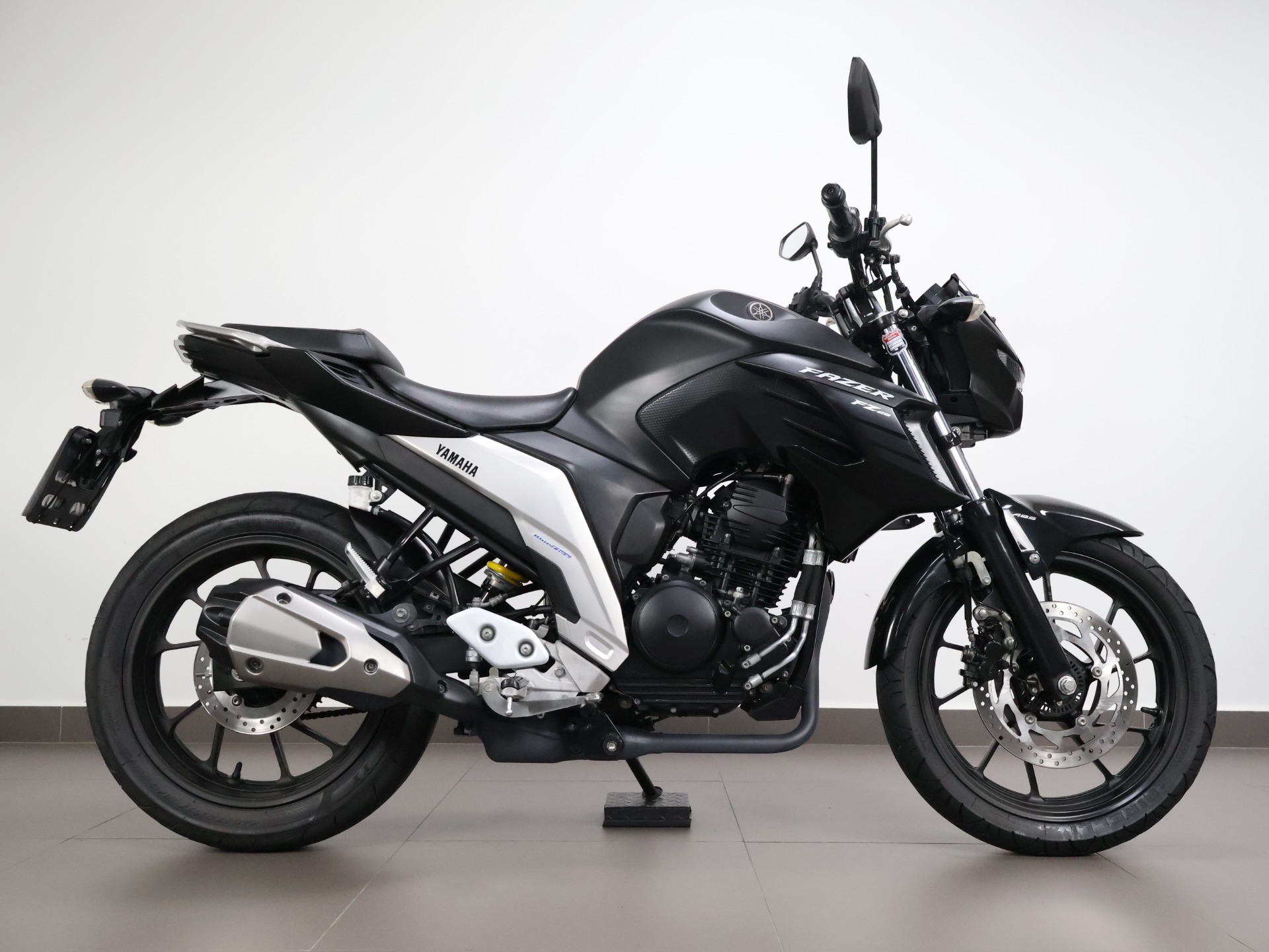 YAMAHA FZ25 FAZER ABS